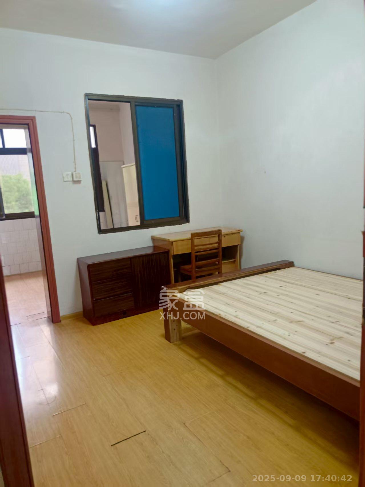 伍家岭电信局  2室1厅1卫    1300.0元/月 伍家岭电信局  2室1厅1卫    1300.0元/月室内图