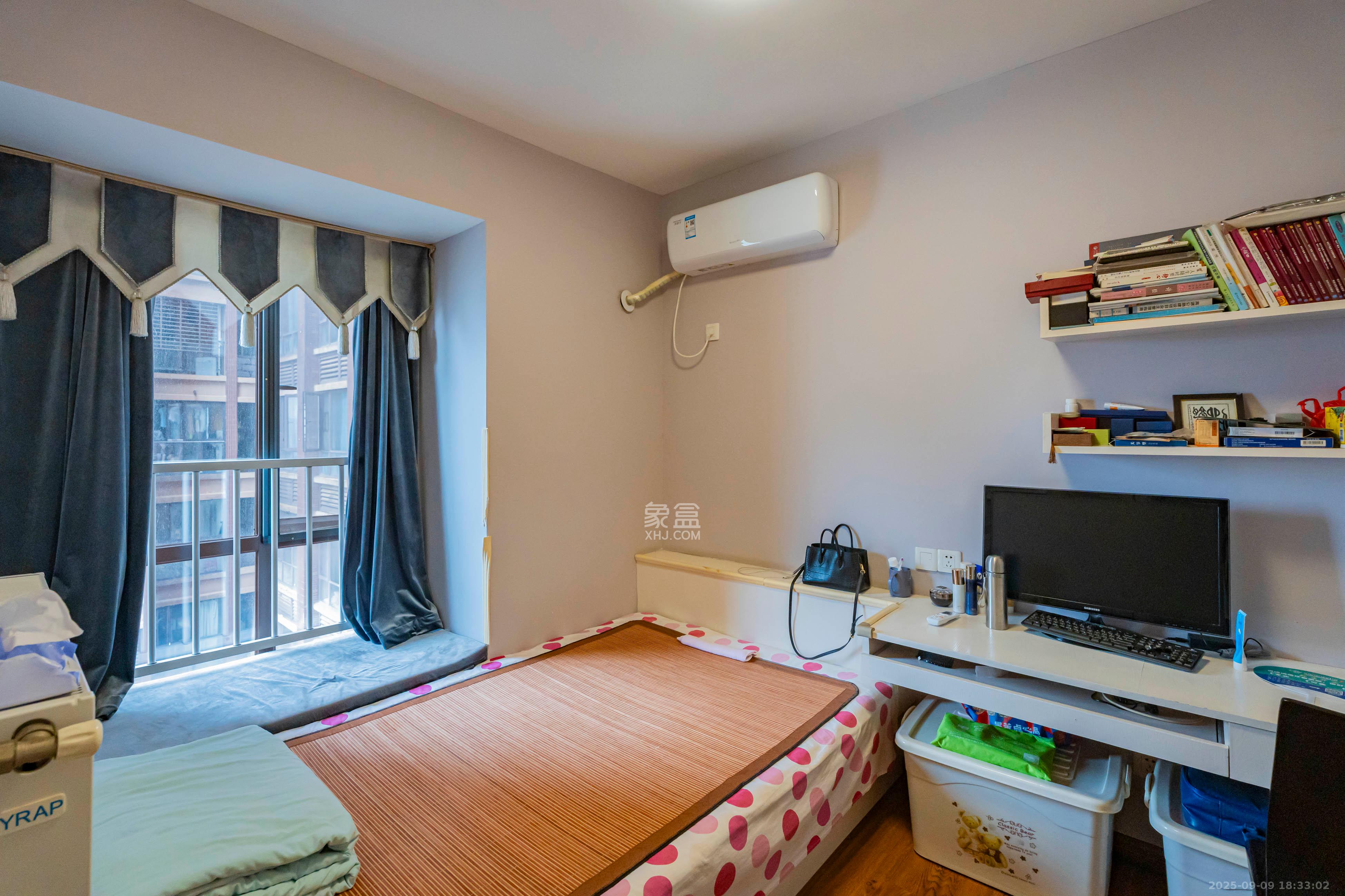 金色溪泉湾 2室2厅1卫 90.0万 金色溪泉湾 2室2厅1卫 90.0万卧室