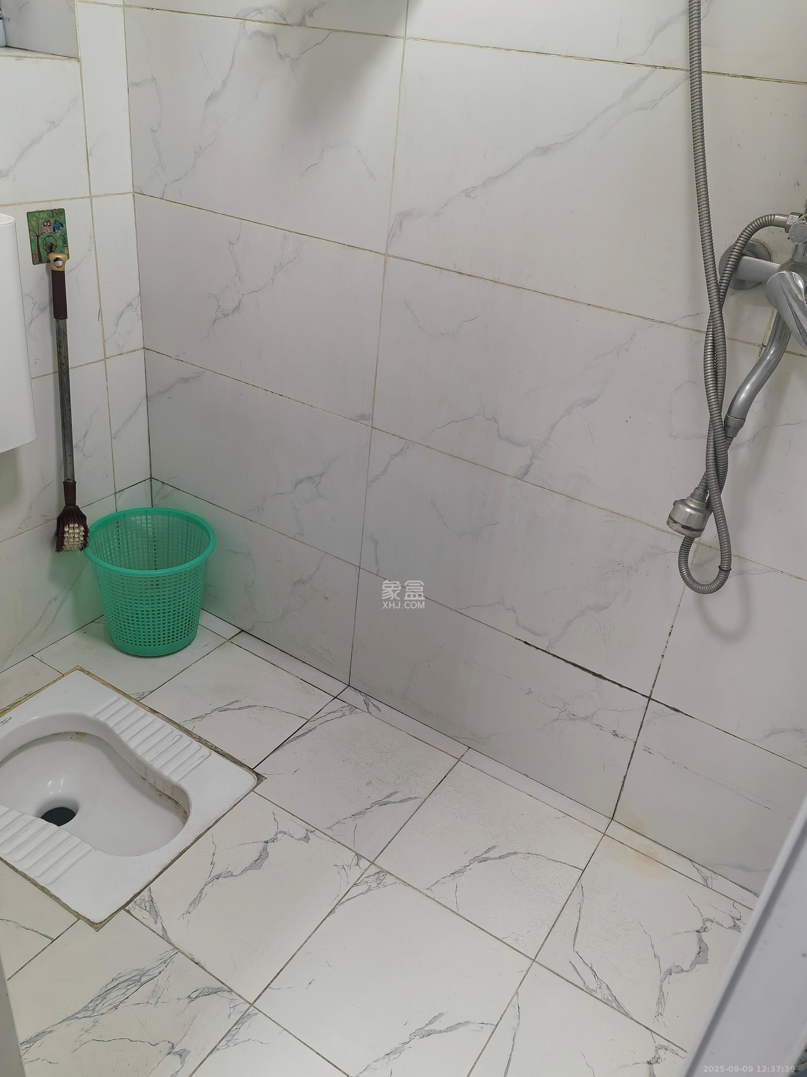 赤岗小区(一二三片)  2室1厅1卫    2000.0元/月 赤岗小区(一二三片)  2室1厅1卫    2000.0元/月室内图