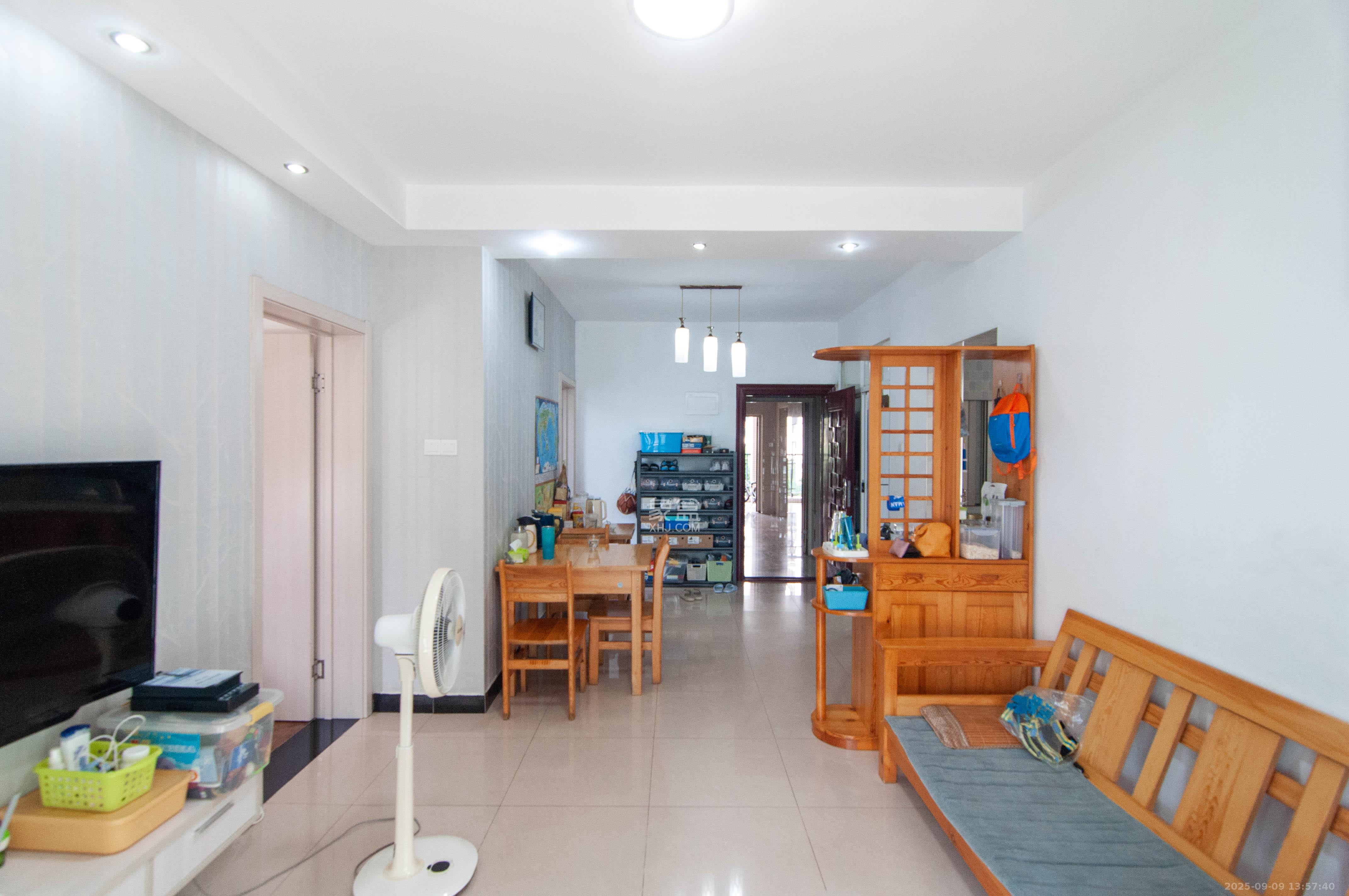 高鑫麓城  3室2厅1卫    79.0万客厅