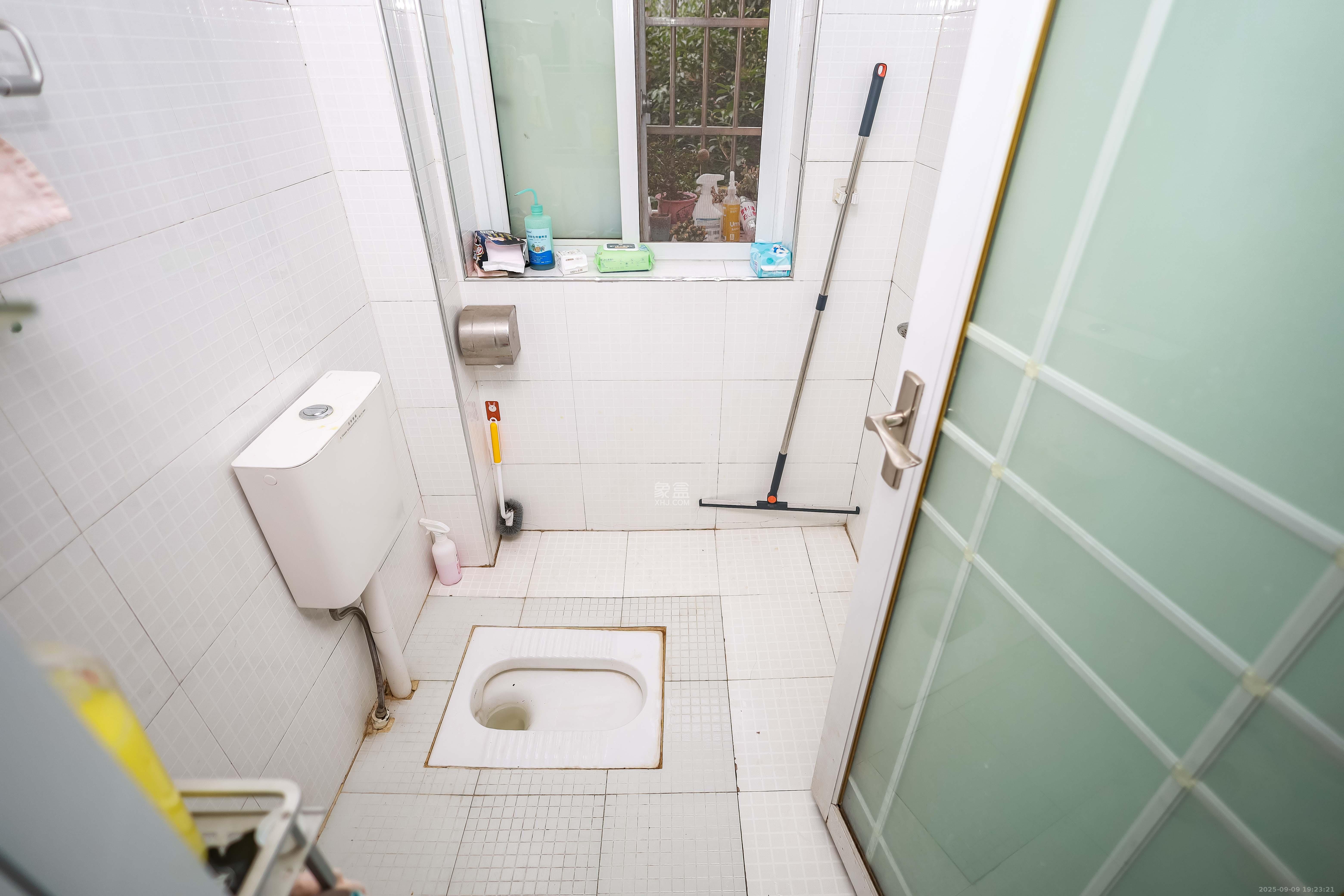 咸嘉新村悦峰园 2室2厅1卫 70.0万 咸嘉新村悦峰园 2室2厅1卫 70.0万卫生间