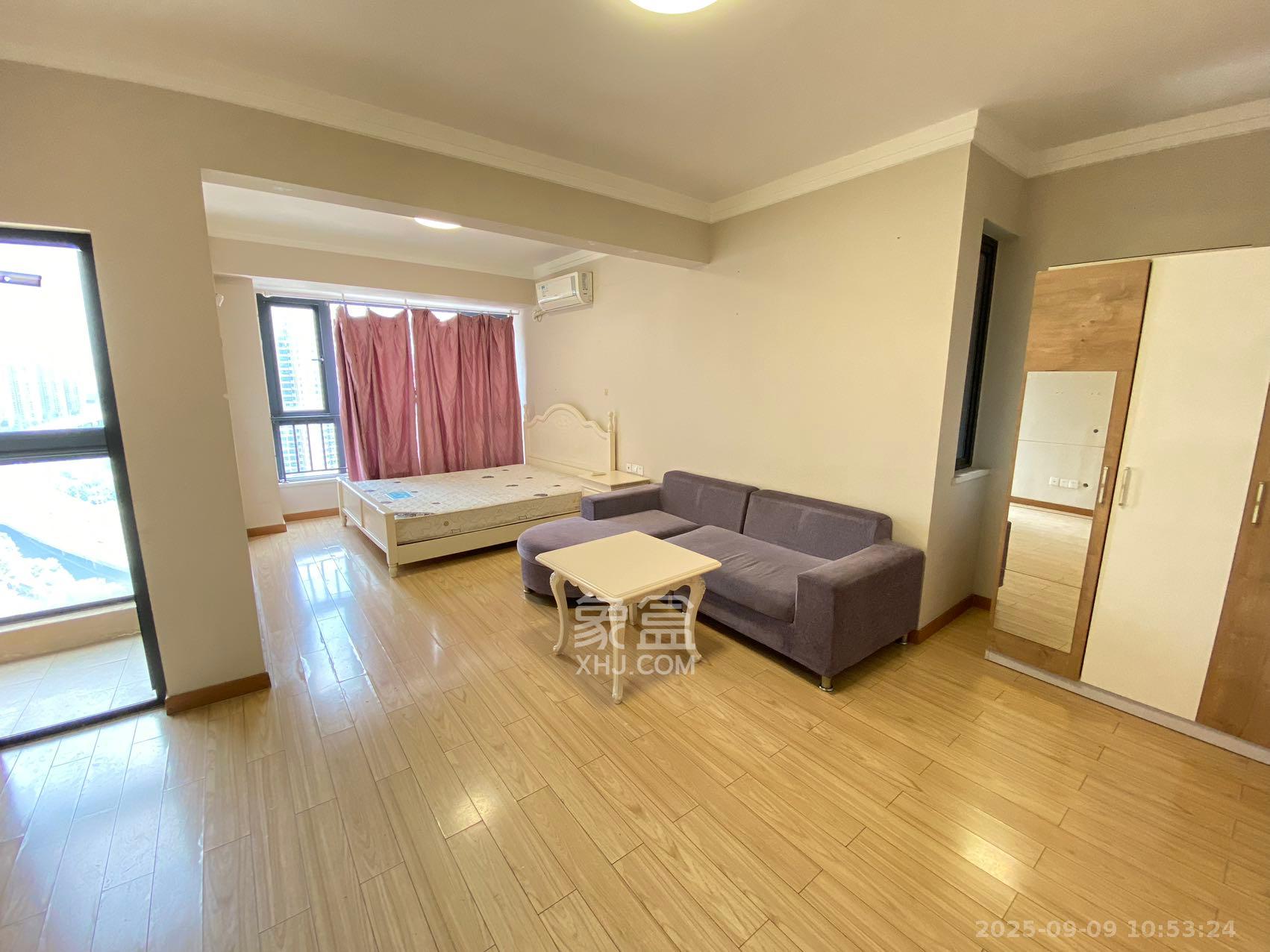 藏珑湖上国际花园 1室1厅1卫 2000.0元/月 藏珑湖上国际花园 1室1厅1卫 2000.0元/月室内图