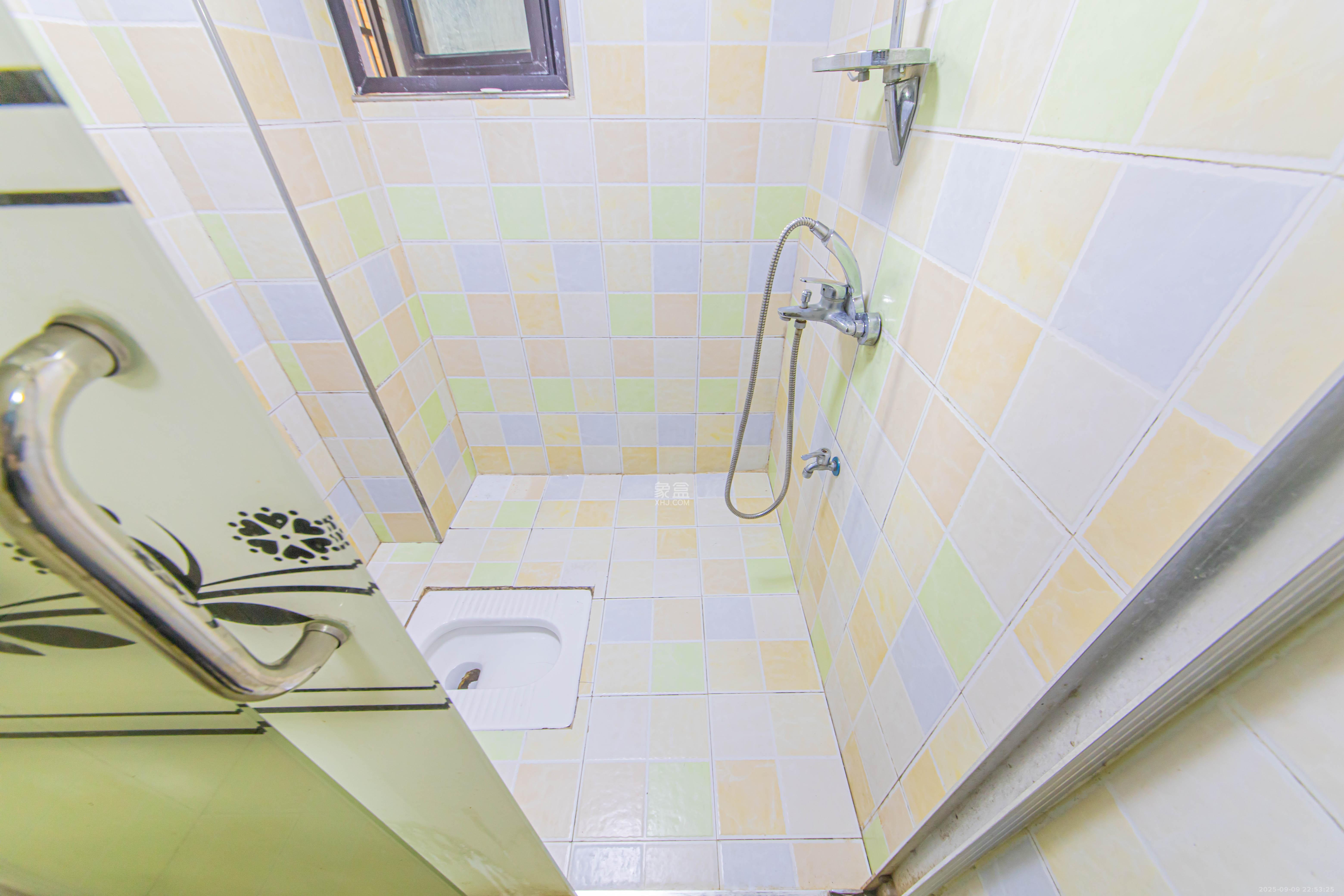 中信凯旋蓝岸(中信新城三期)  3室2厅1卫    79.0万 中信凯旋蓝岸(中信新城三期)  3室2厅1卫    79.0万卫生间