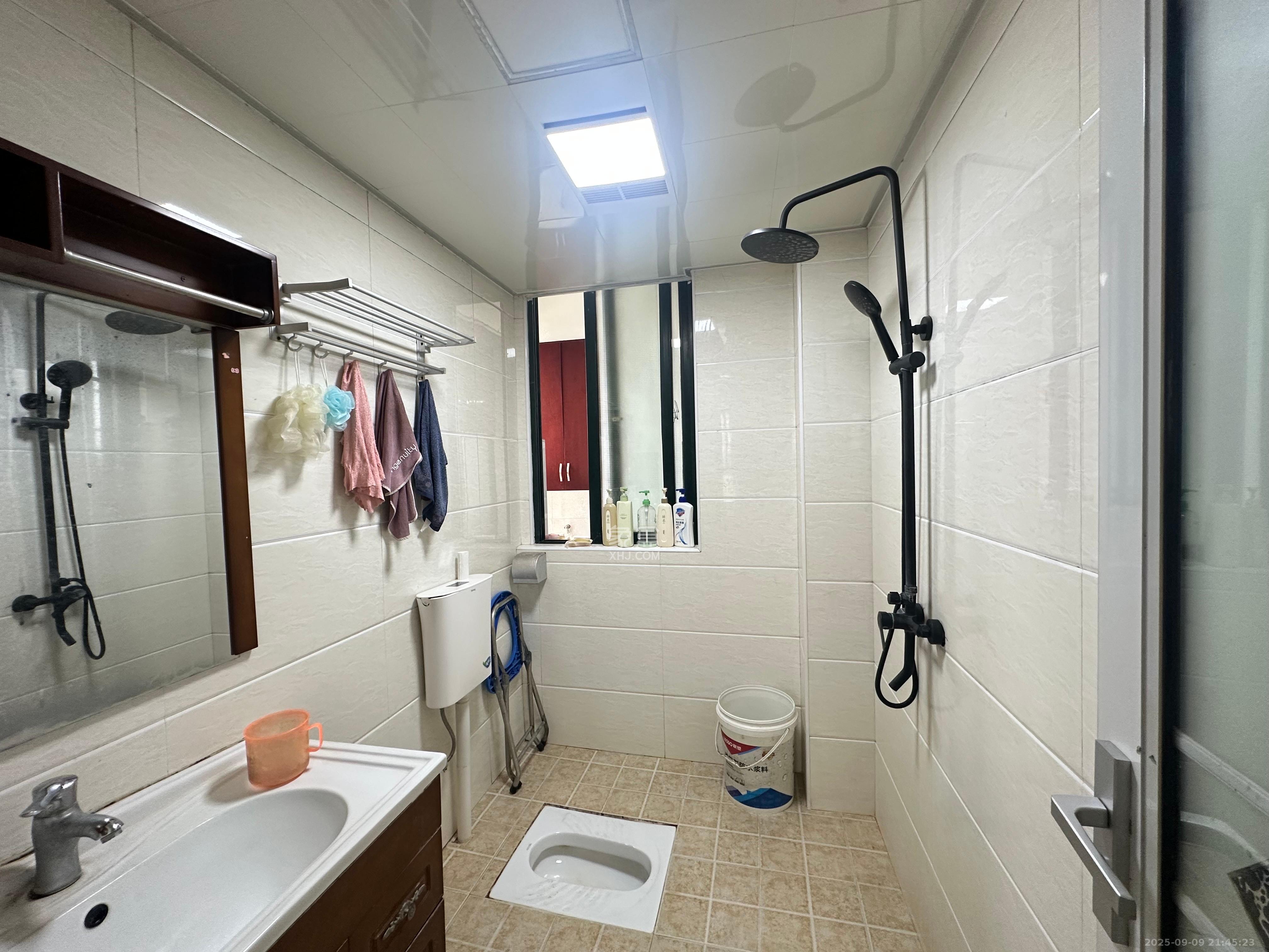 银盘鑫城 2室2厅1卫 1500.0元/月 银盘鑫城 2室2厅1卫 1500.0元/月室内图