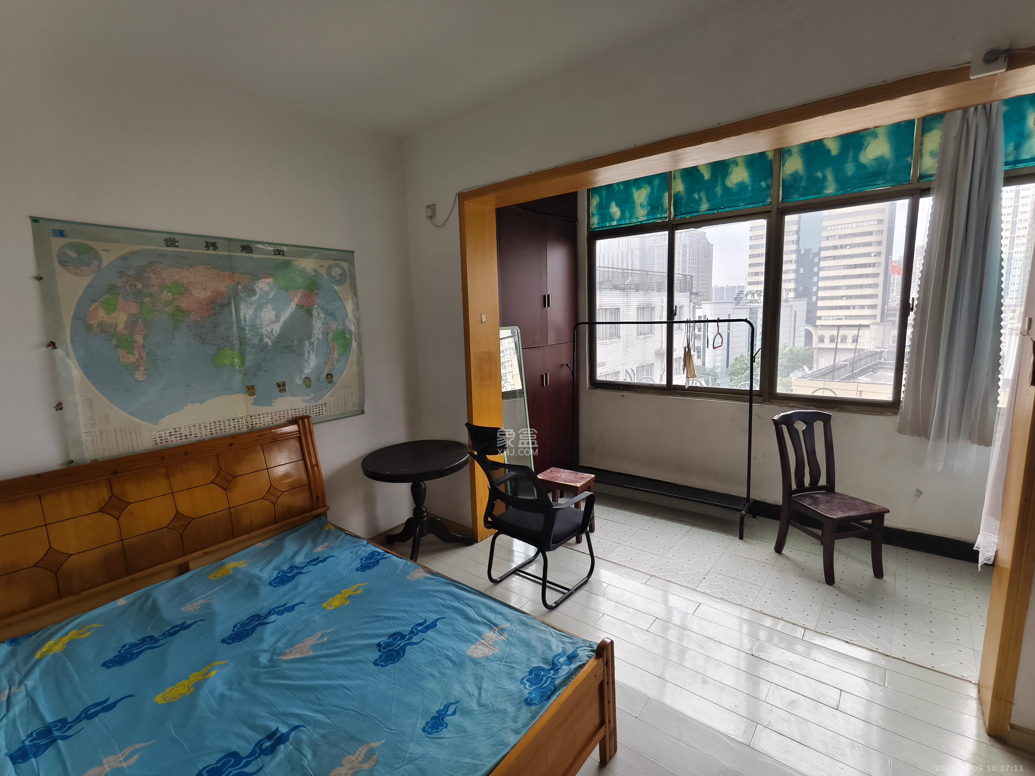 经视台宿舍 3室1厅1卫 1700.0元/月 经视台宿舍 3室1厅1卫 1700.0元/月室内图