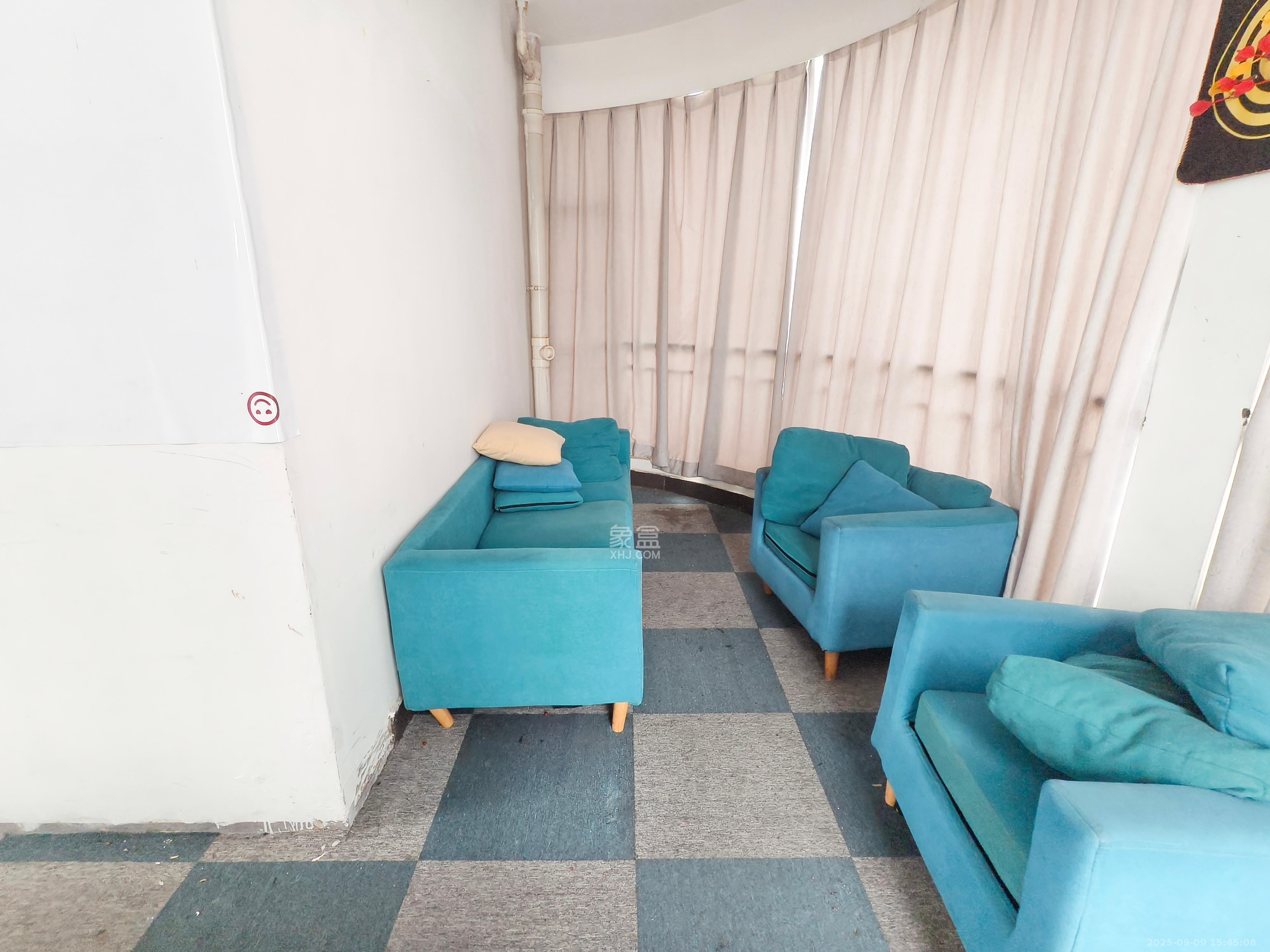 都市阳光大厦  6室2厅2卫    3700.0元/月室内图