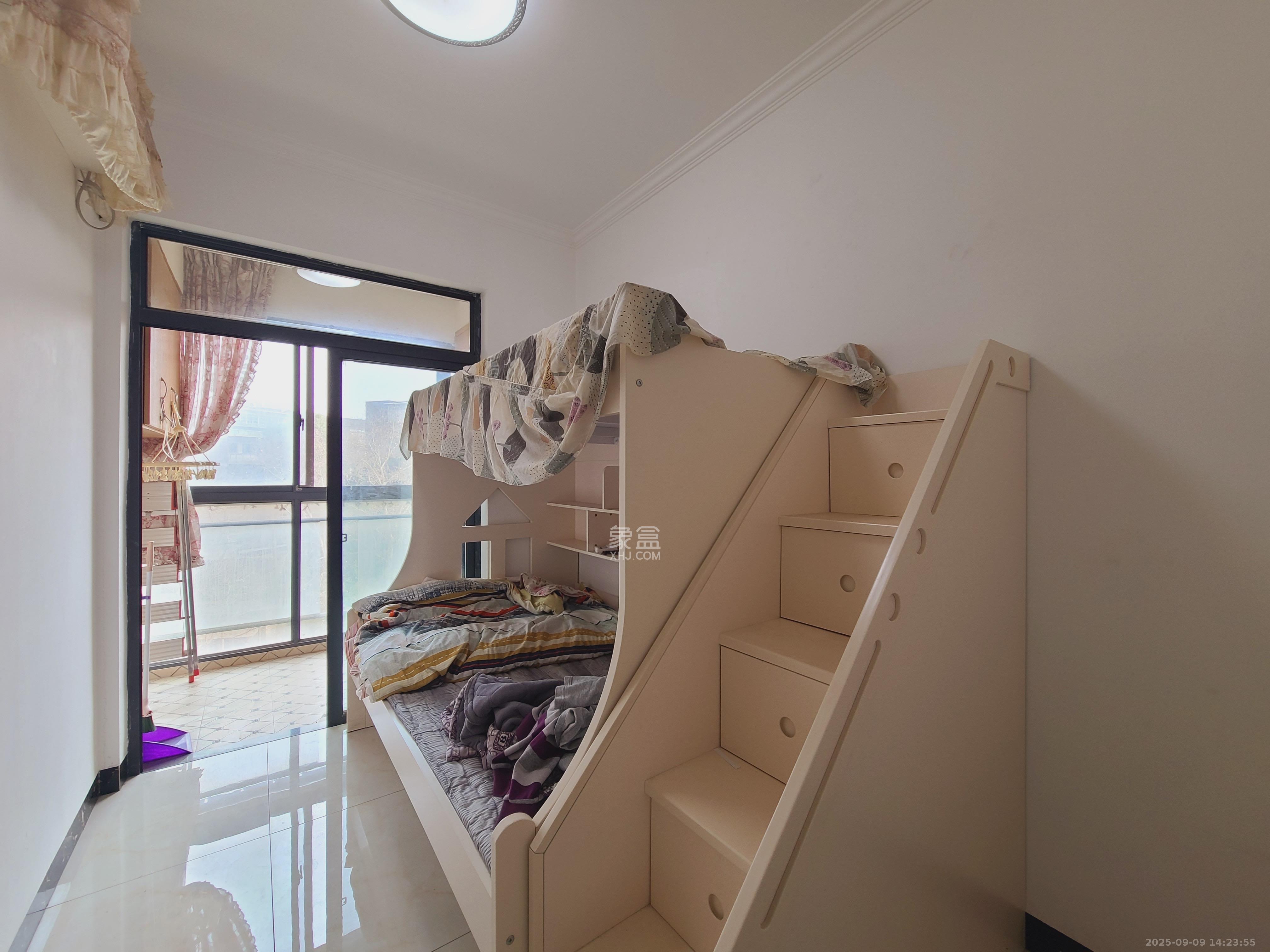 星城书香苑(星城书院)  3室2厅2卫    3500.0元/月 星城书香苑(星城书院)  3室2厅2卫    3500.0元/月室内图