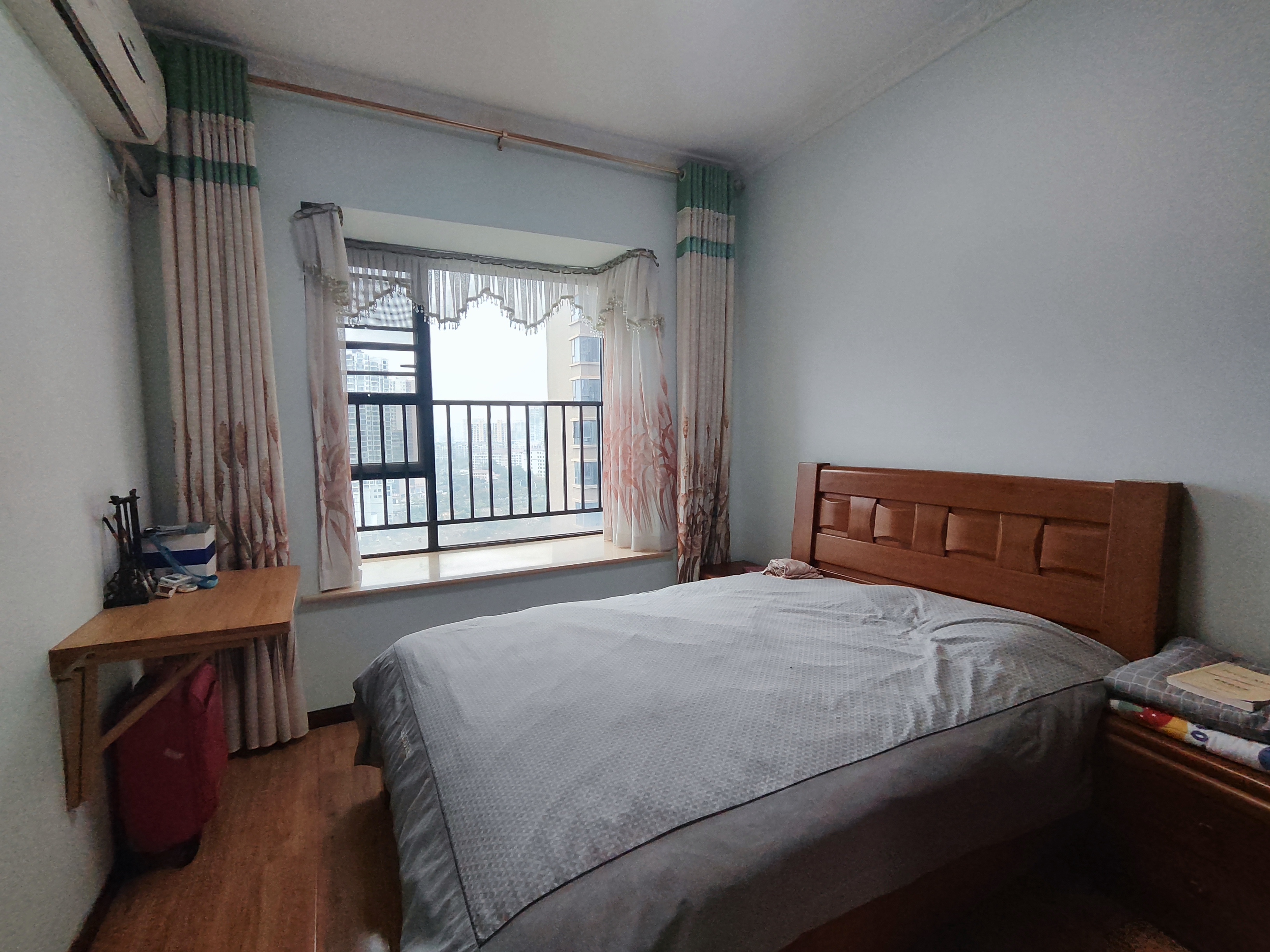 湾田家园  3室2厅1卫    2000.0元/月室内图