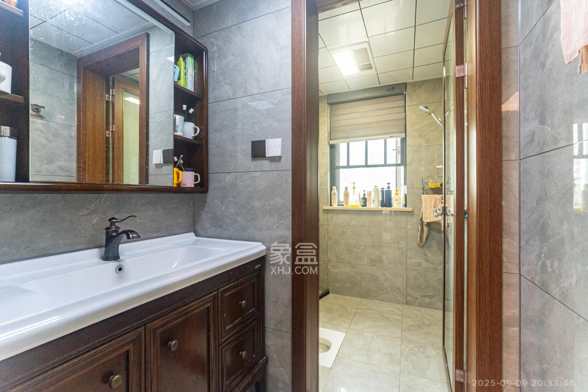 中建悦和城  4室2厅2卫    126.8万 中建悦和城  4室2厅2卫    126.8万卫生间