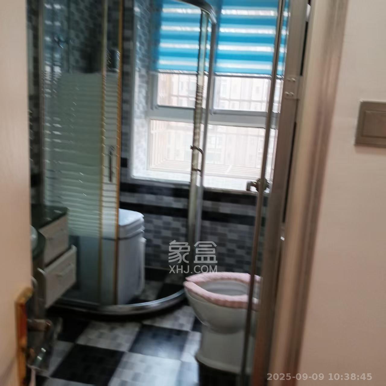 爱琴海岸  3室2厅2卫    2180.0元/月 爱琴海岸  3室2厅2卫    2180.0元/月室内图