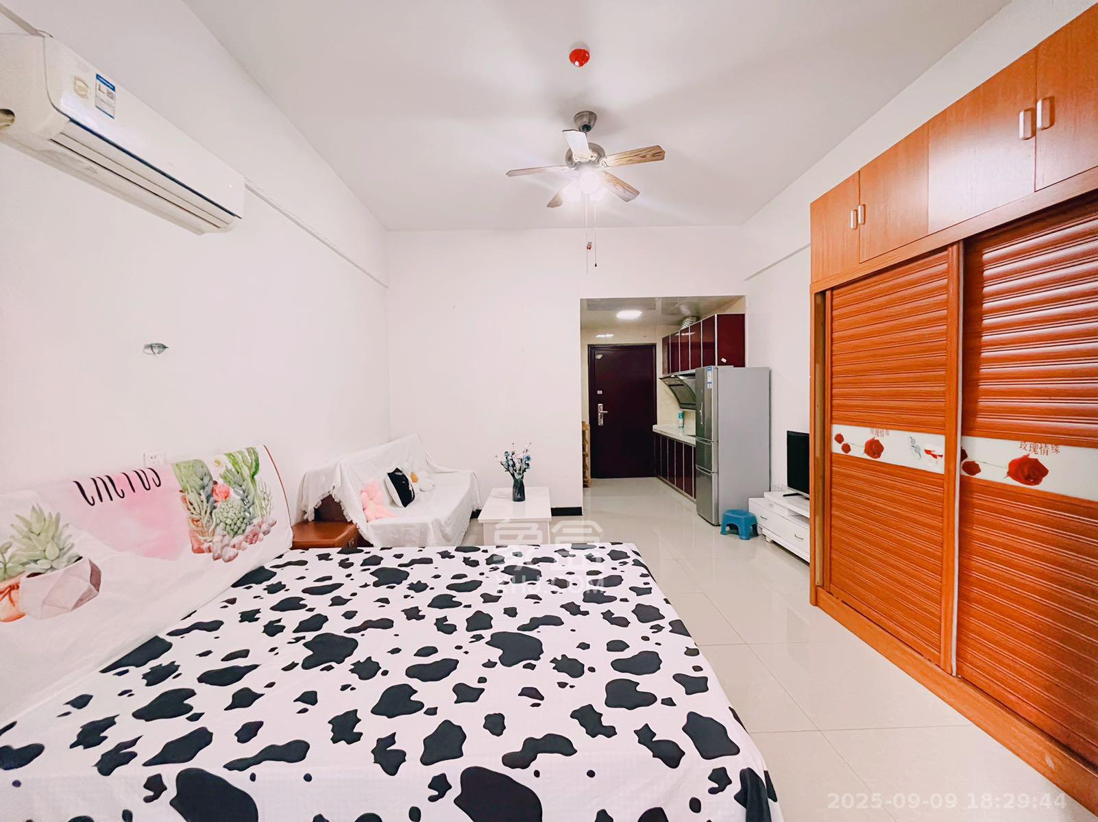 乐尚城 1室1厅1卫 1600.0元/月 乐尚城 1室1厅1卫 1600.0元/月室内图