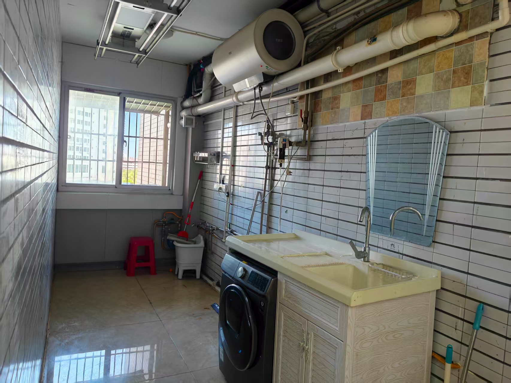 世贸中心  3室2厅2卫    3900.0元/月 世贸中心  3室2厅2卫    3900.0元/月室内图