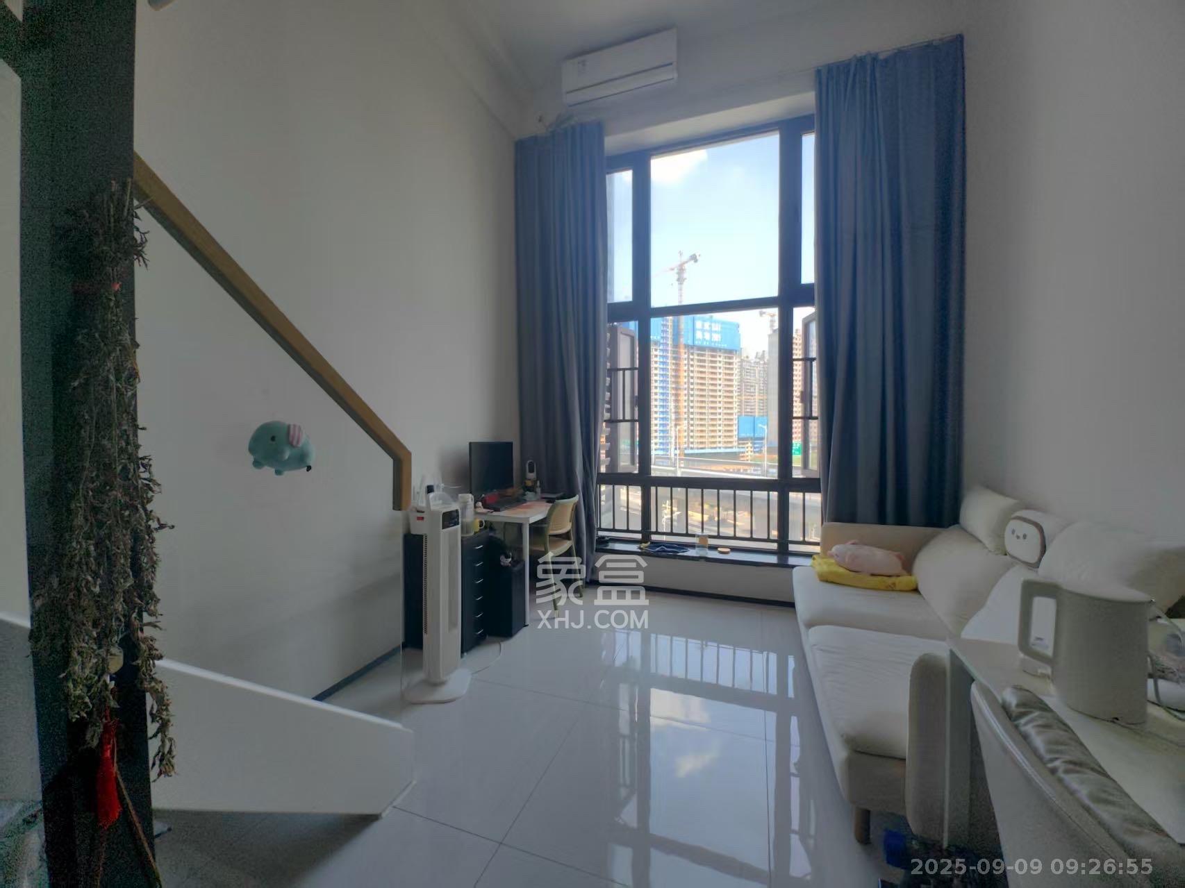 藏珑湖上公馆 2室1厅1卫 2300.0元/月 藏珑湖上公馆 2室1厅1卫 2300.0元/月室内图