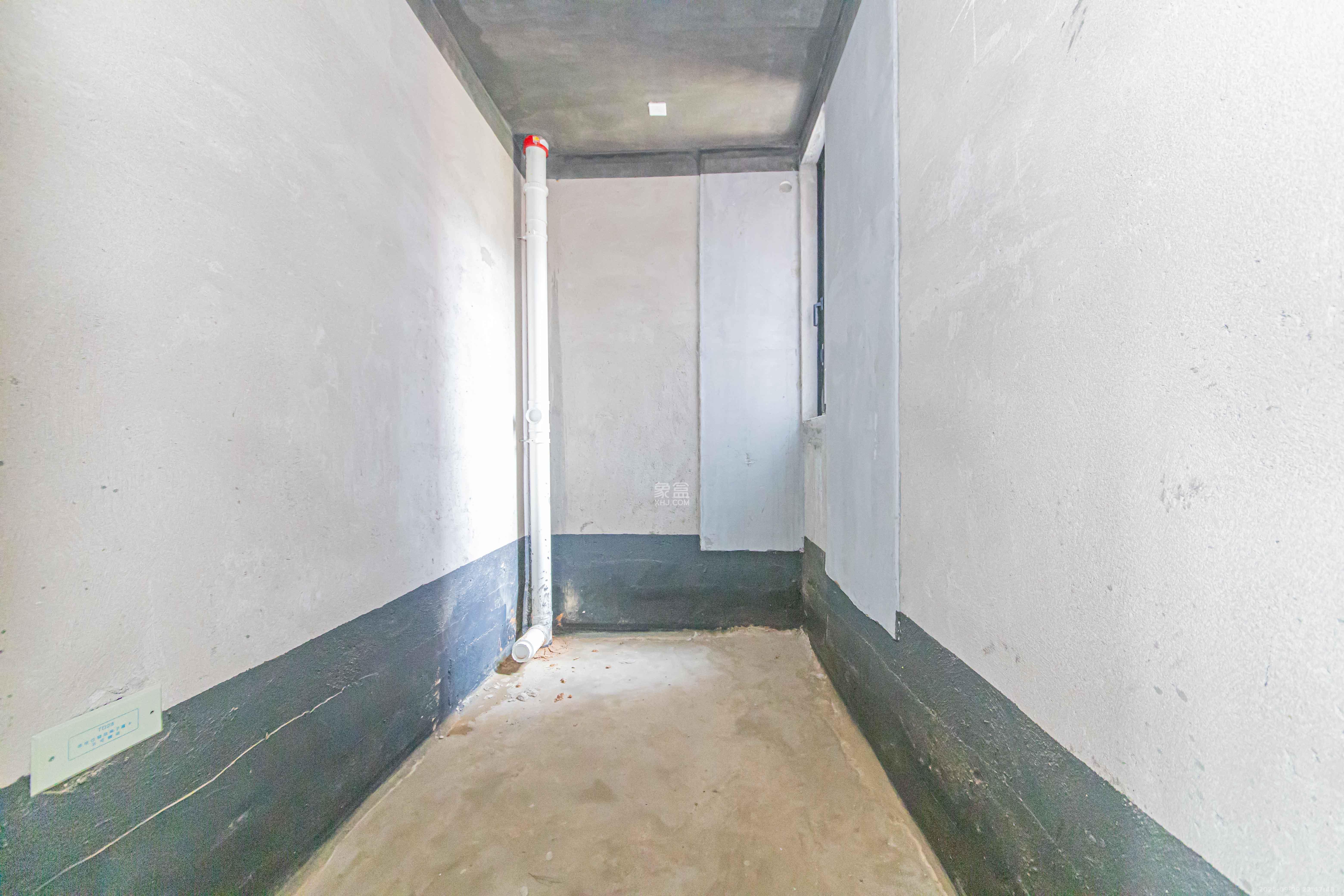 鑫远紫樾香山一期  5室2厅2卫    500.0万 鑫远紫樾香山一期  5室2厅2卫    500.0万卫生间