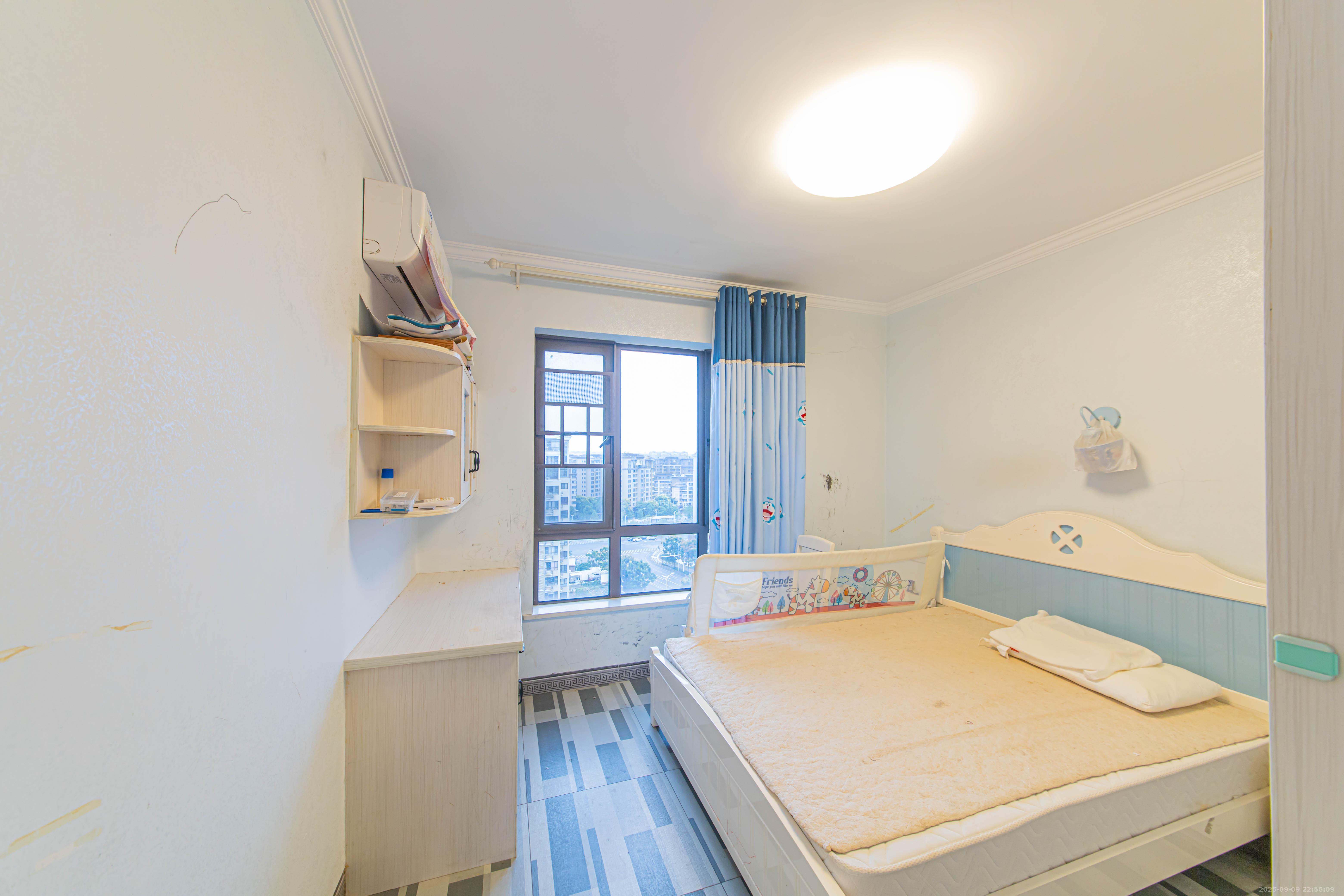 鑫远悦城（鑫远悦时代）  4室2厅2卫    117.0万卧室