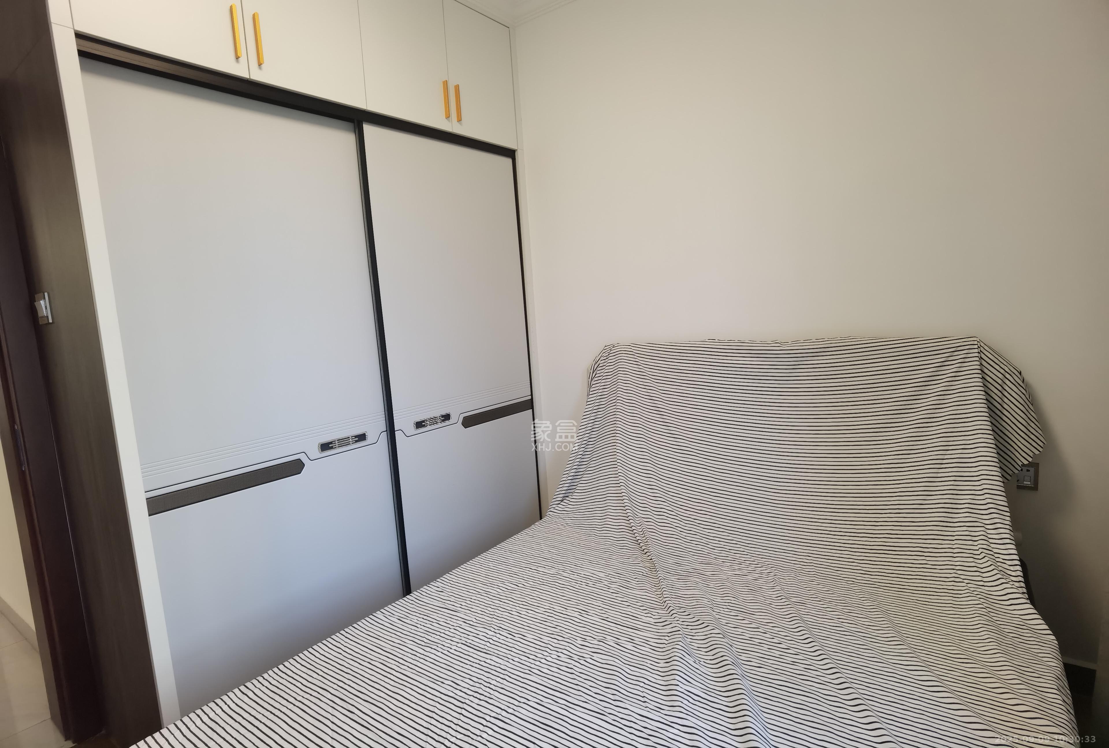 华润桃源里  4室2厅2卫    2600.0元/月室内图