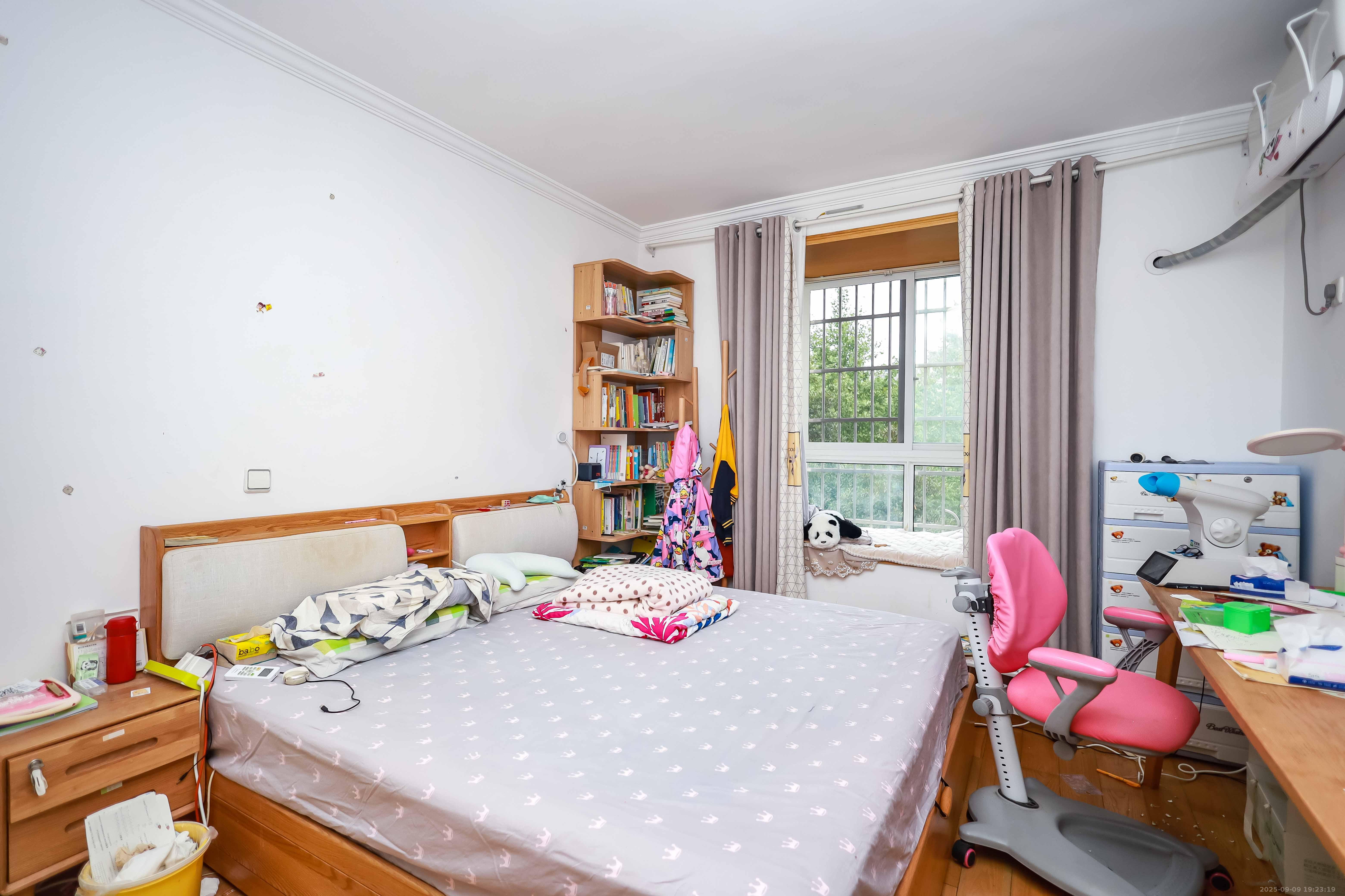 咸嘉新村悦峰园 2室2厅1卫 70.0万 咸嘉新村悦峰园 2室2厅1卫 70.0万卧室