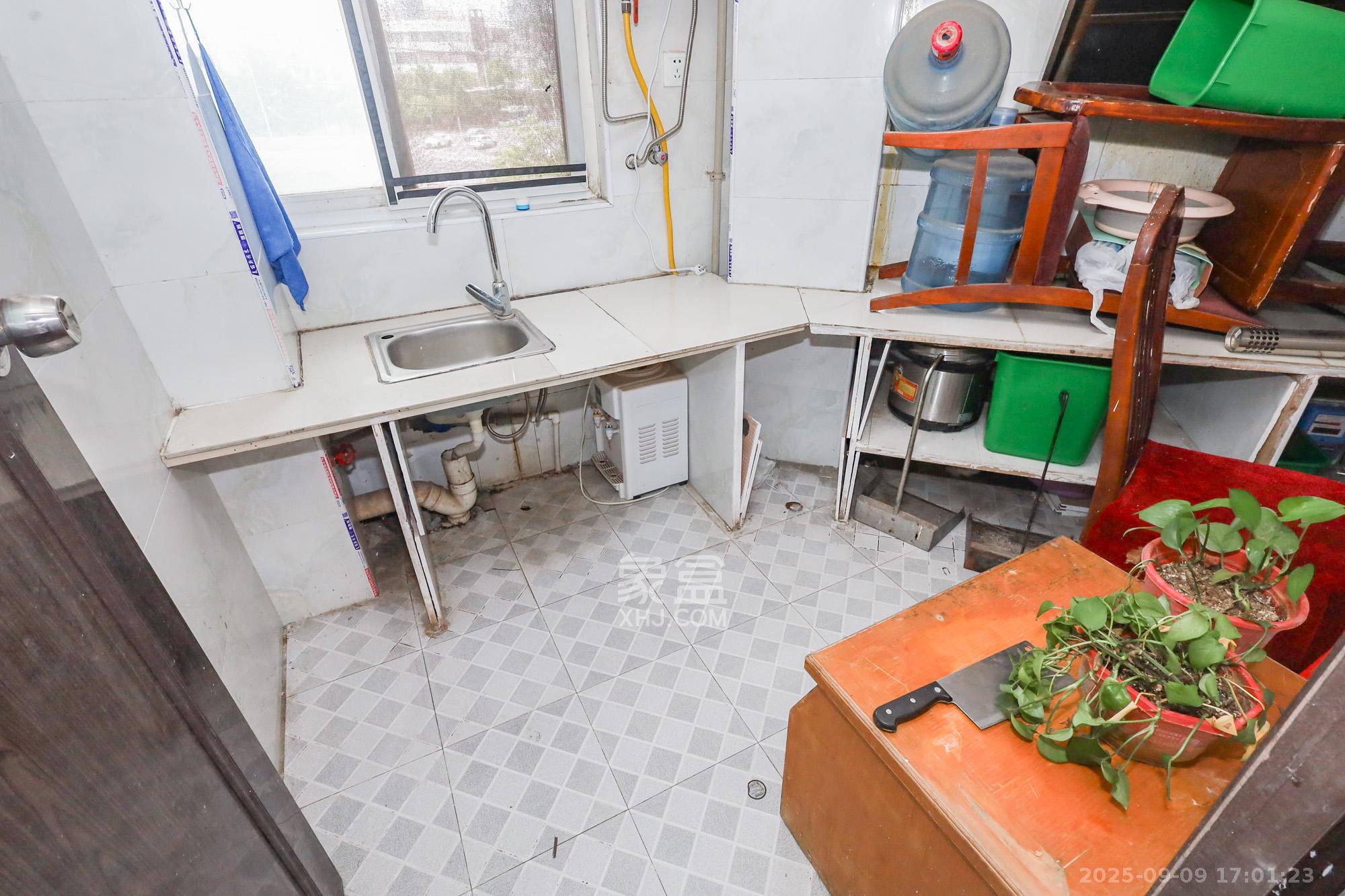 阳光新城 3室2厅2卫 105.0万 阳光新城 3室2厅2卫 105.0万厨房