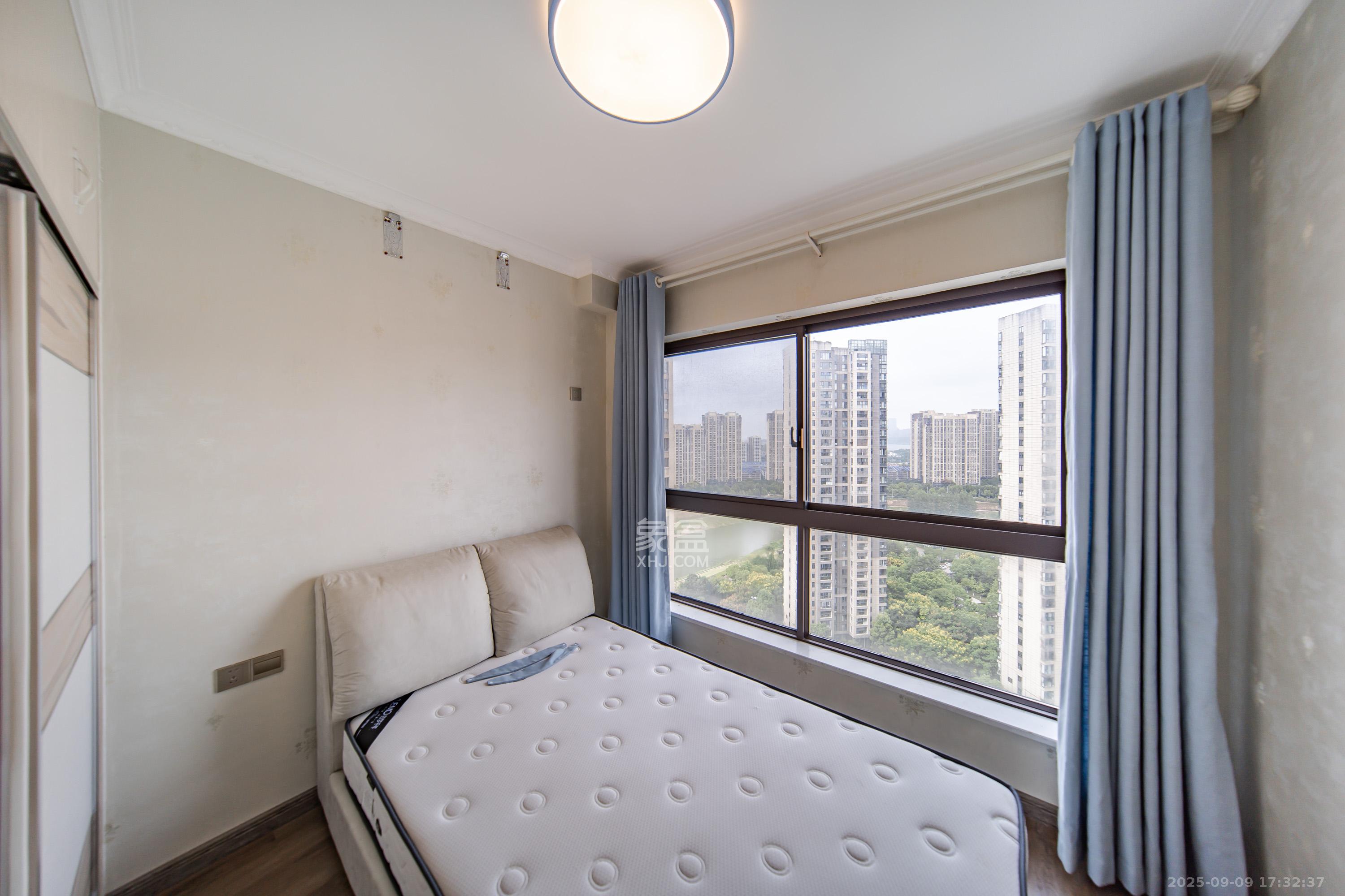 合能洋湖公馆  3室2厅2卫    88.0万 合能洋湖公馆  3室2厅2卫    88.0万卧室