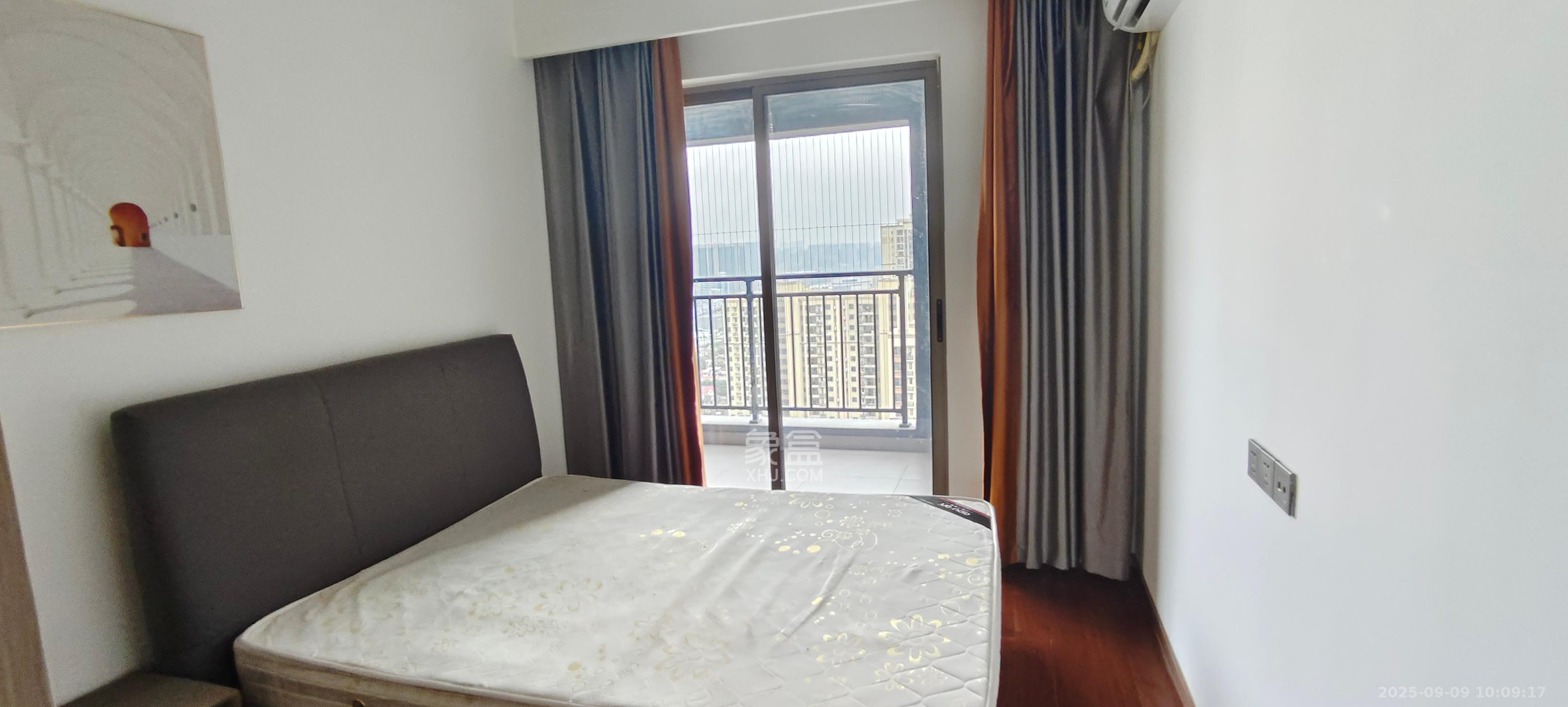 旭辉雨花郡  4室2厅2卫    4500.0元/月 旭辉雨花郡  4室2厅2卫    4500.0元/月室内图