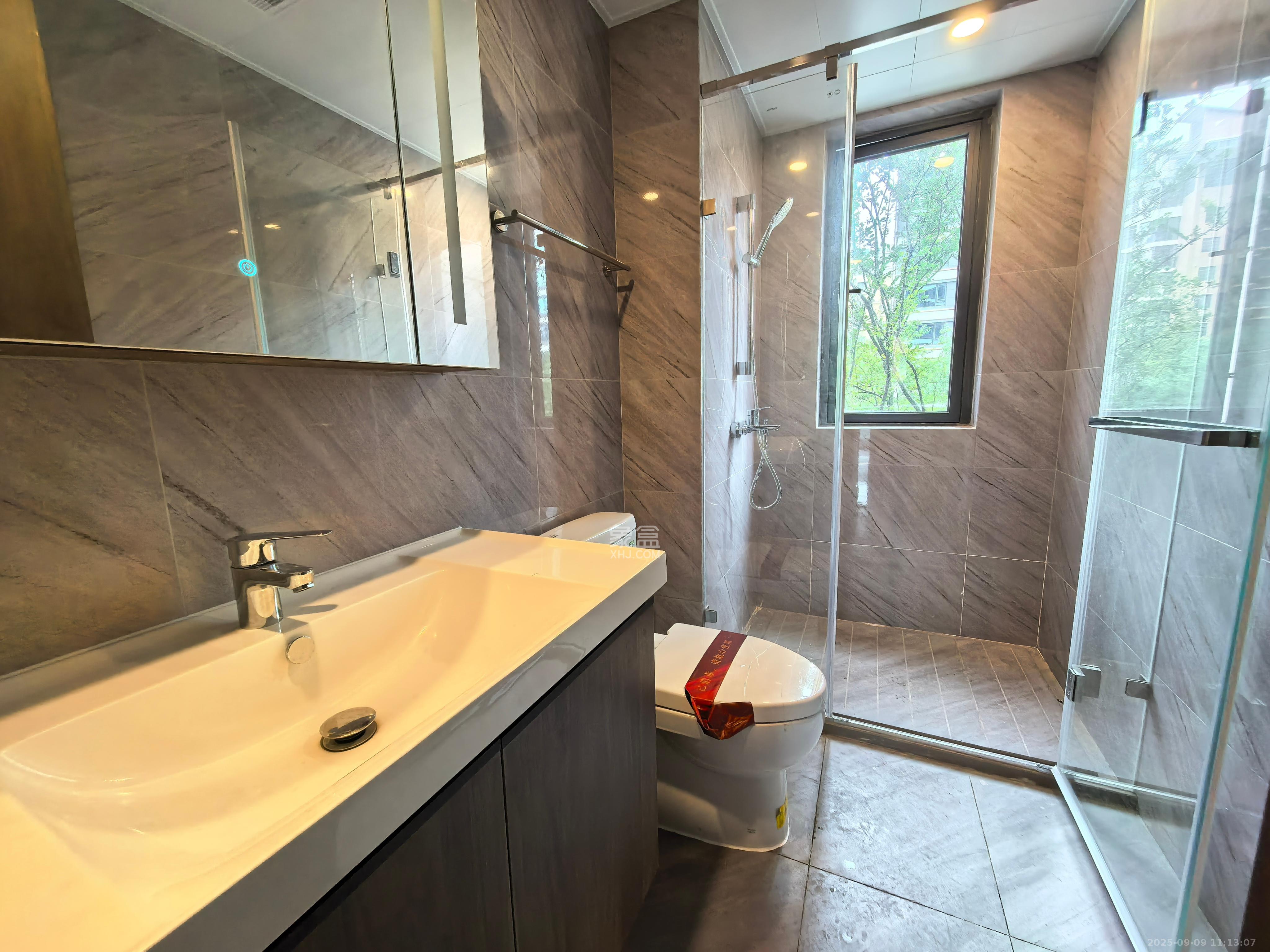 龙湖青云阙  4室2厅2卫    5000.0元/月 龙湖青云阙  4室2厅2卫    5000.0元/月室内图