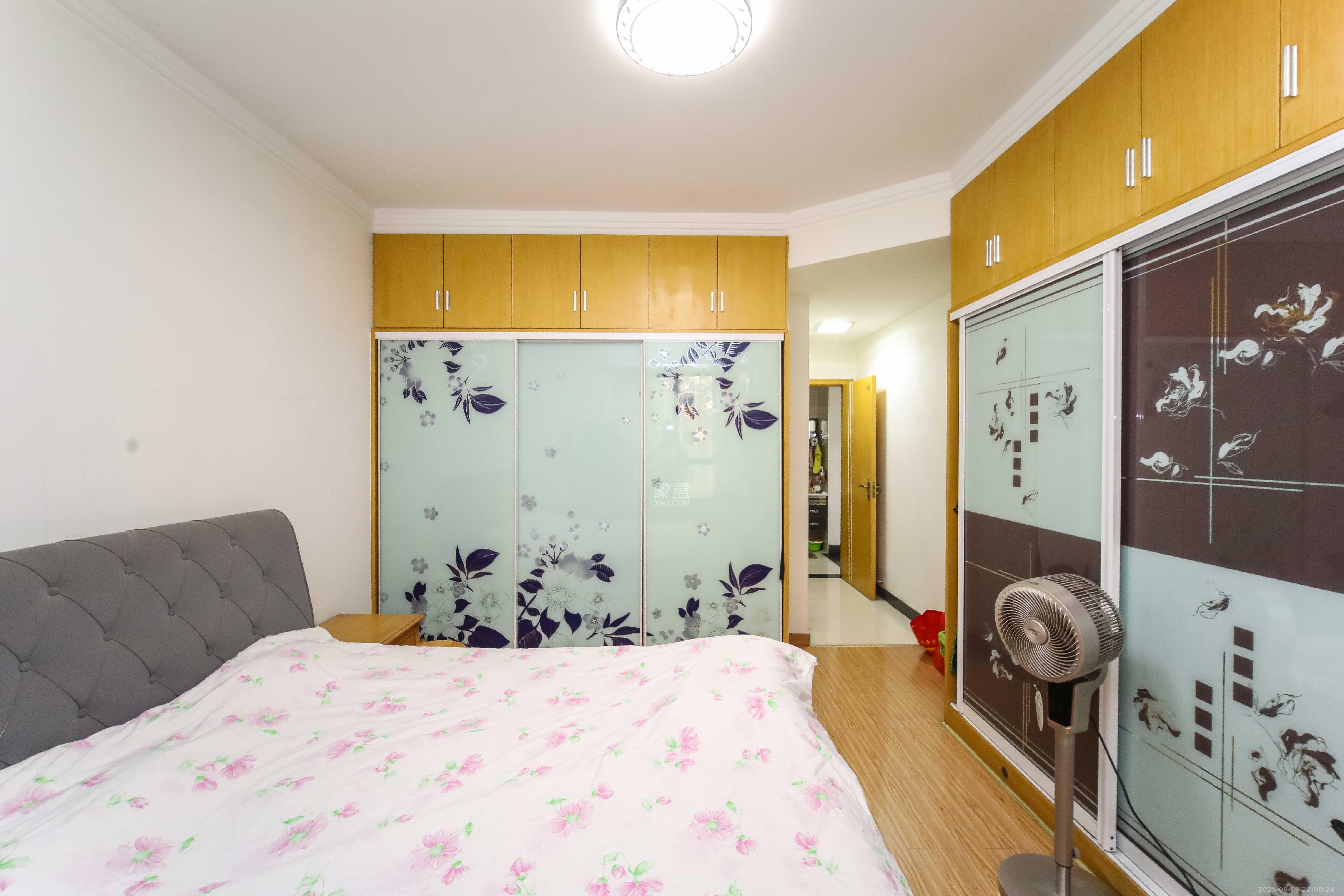 锦湘国际星城三期(锦绣苑) 3室2厅2卫 122.0万 锦湘国际星城三期(锦绣苑) 3室2厅2卫 122.0万卧室