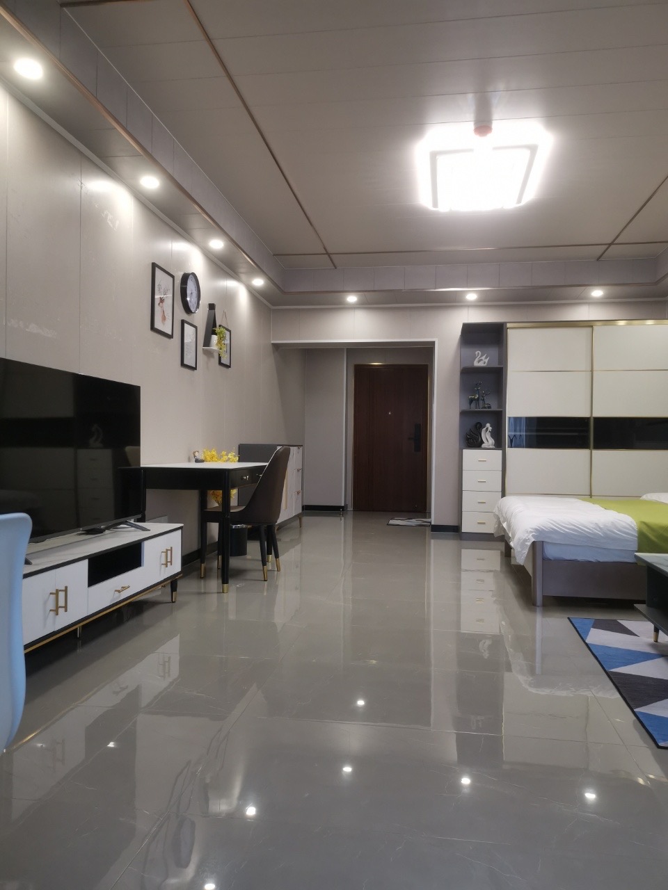 望海国际广场 1室1厅1卫 60.0万 望海国际广场 1室1厅1卫 60.0万客厅