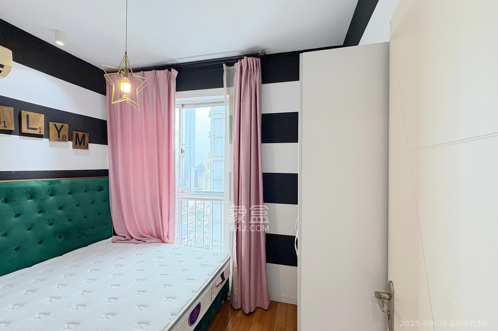 君临国际  3室2厅1卫    158.0万 君临国际  3室2厅1卫    158.0万其他