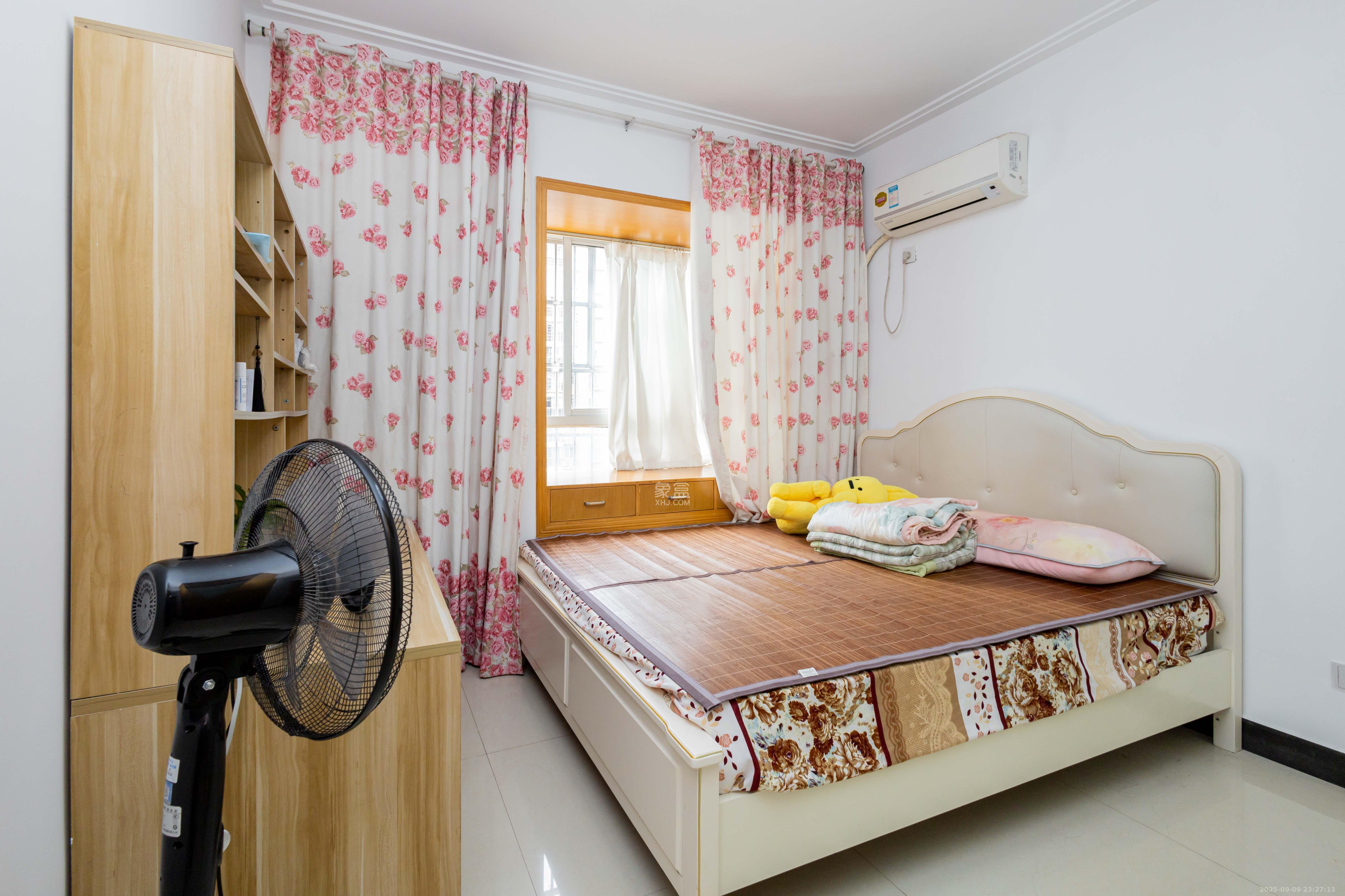 丁家高层公寓(领尚公寓)  3室2厅1卫    38.0万 丁家高层公寓(领尚公寓)  3室2厅1卫    38.0万卧室