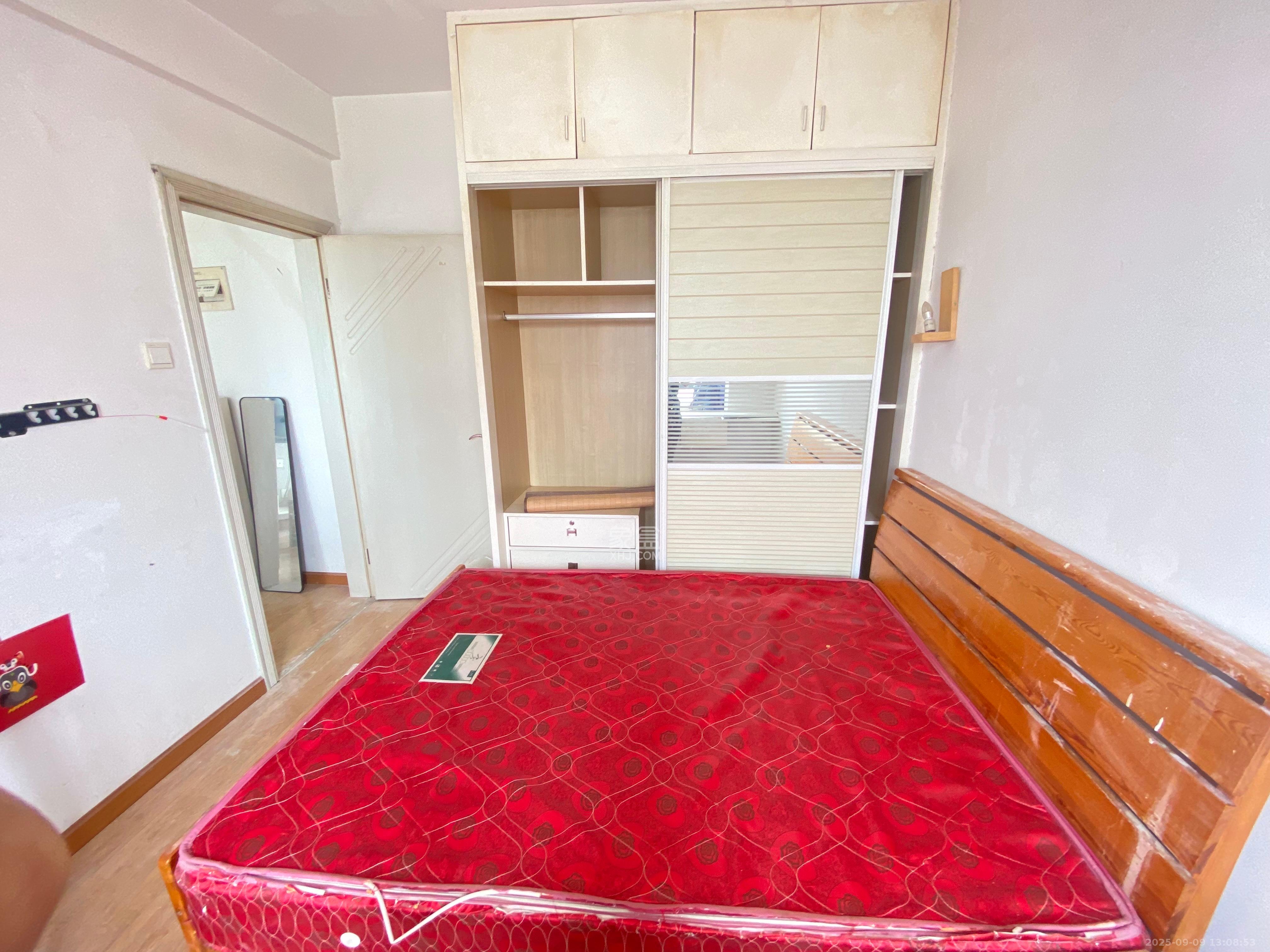 标志浪漫满屋（枫景公寓）  1室1厅1卫   1350.00元/月室内图