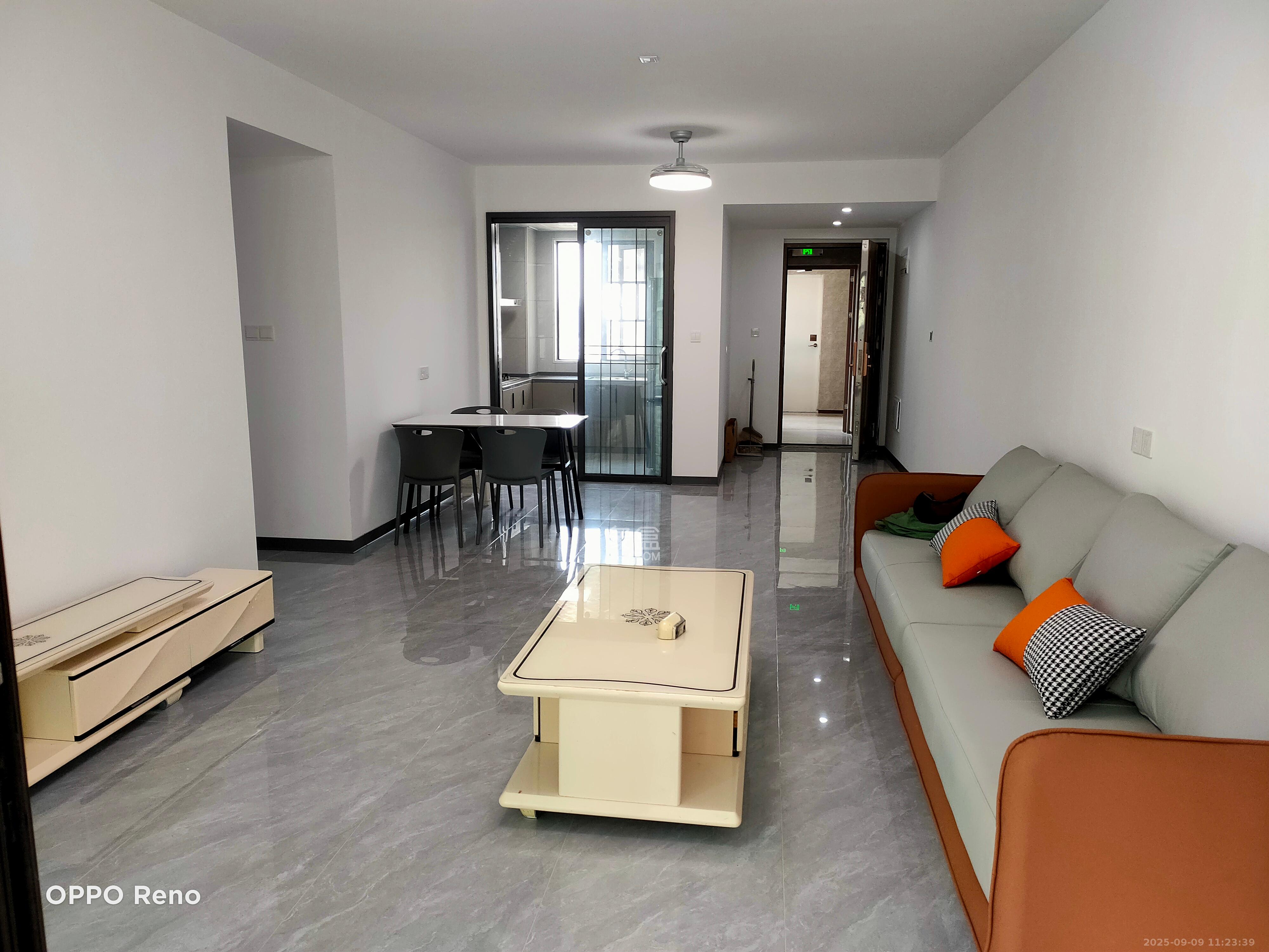 旭辉国悦府  4室2厅2卫    3700.0元/月室内图