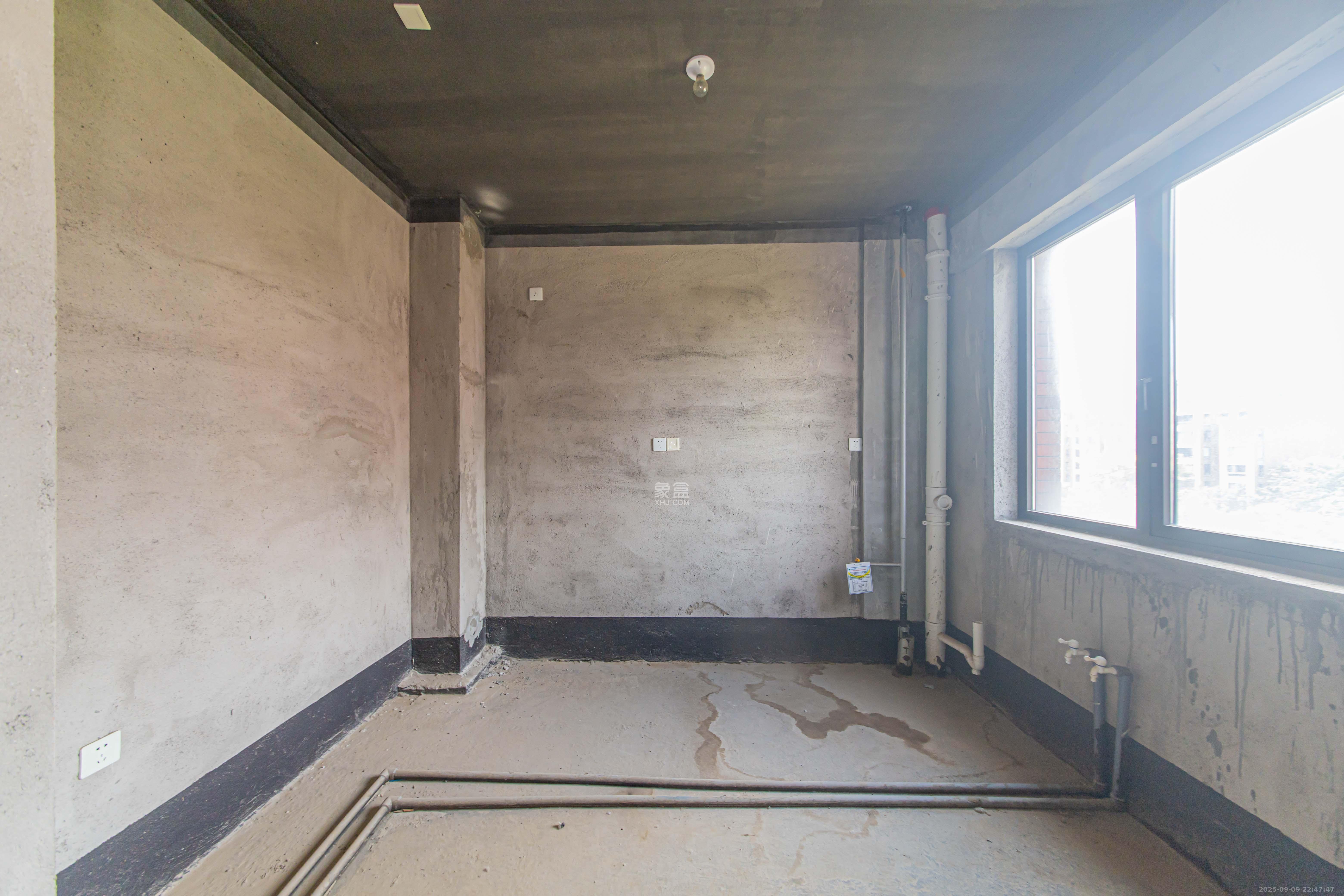 鑫远紫樾香山一期  5室2厅2卫    500.0万 鑫远紫樾香山一期  5室2厅2卫    500.0万厨房