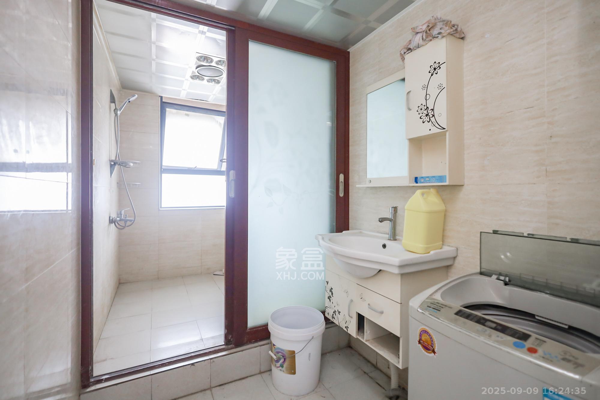 奥克斯广场  3室2厅1卫    110.0万 奥克斯广场  3室2厅1卫    110.0万卫生间