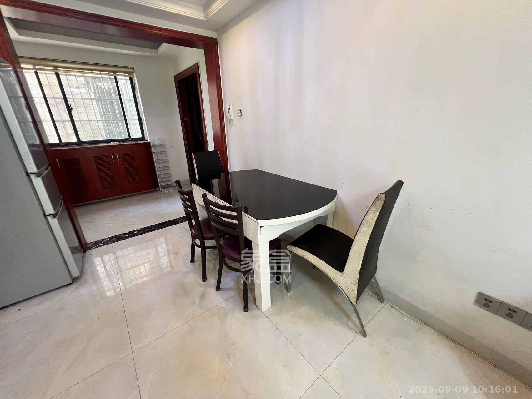 清政园（青政家园）  3室2厅2卫    2000.0元/月室内图