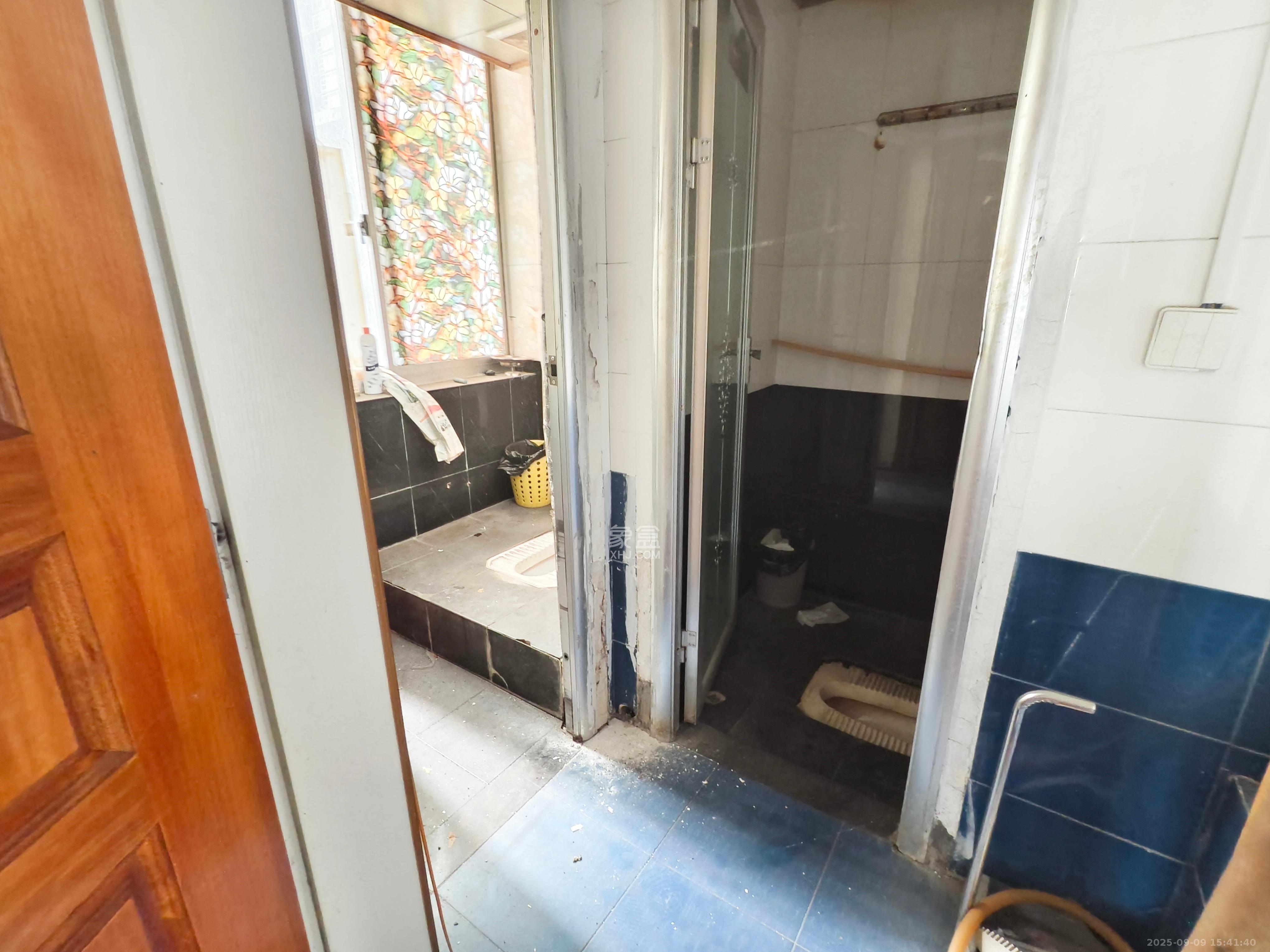 都市阳光大厦  6室2厅2卫    3700.0元/月室内图