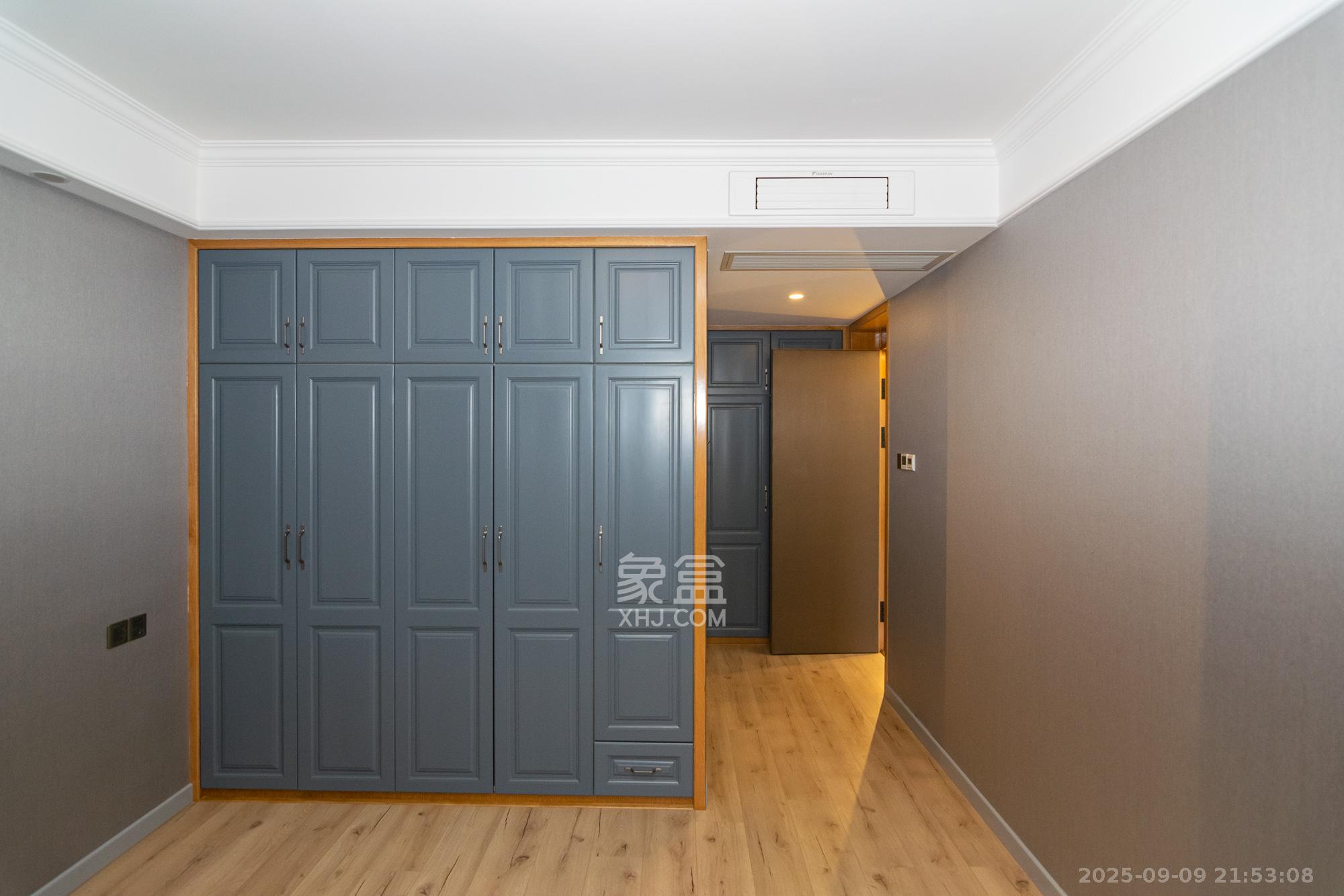 澳海谷山府  5室2厅2卫    126.0万卧室