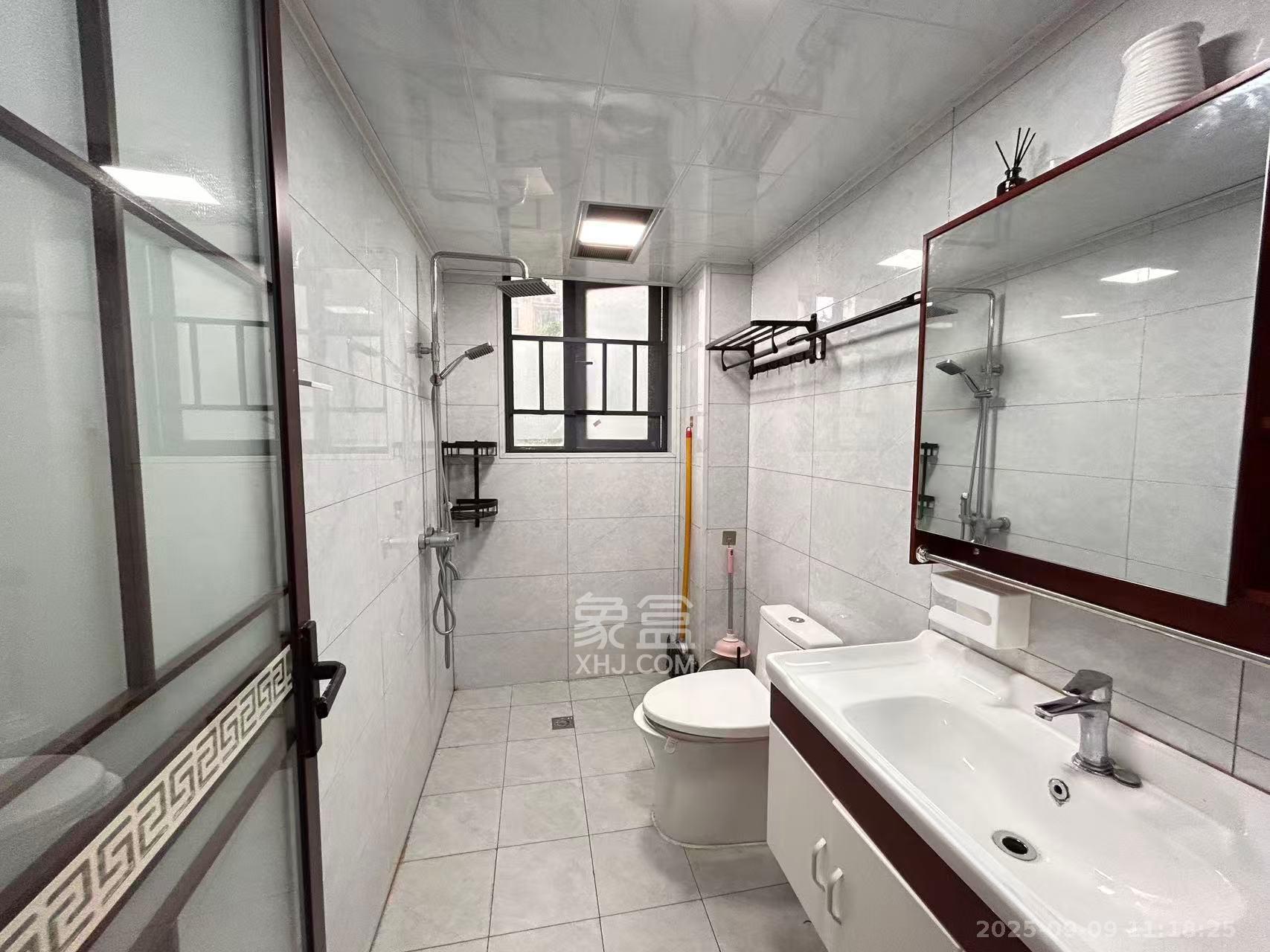 中信凯旋城(中信新城四期)  4室2厅2卫    2700.0元/月 中信凯旋城(中信新城四期)  4室2厅2卫    2700.0元/月室内图