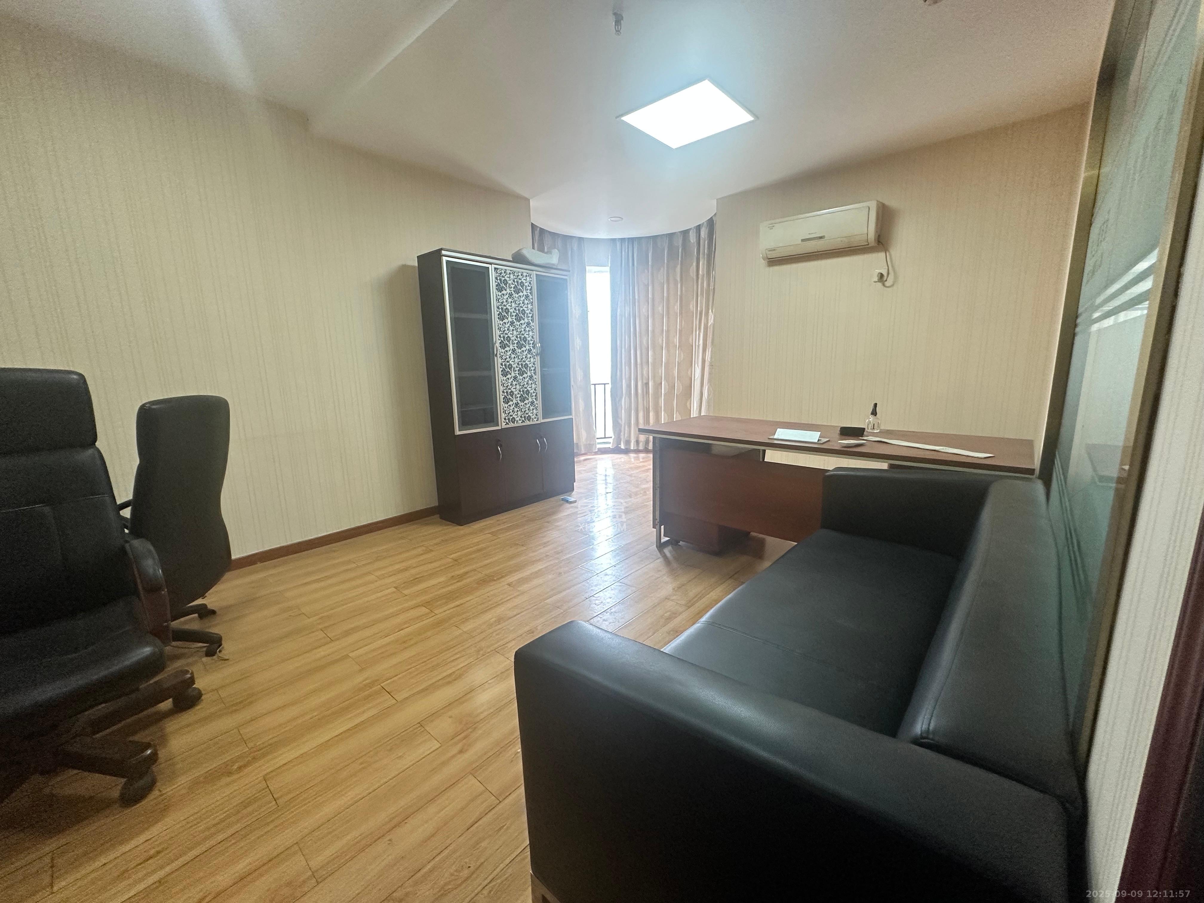 建鸿达现代城 4室2厅2卫 15000.0元/月 建鸿达现代城 4室2厅2卫 15000.0元/月室内图