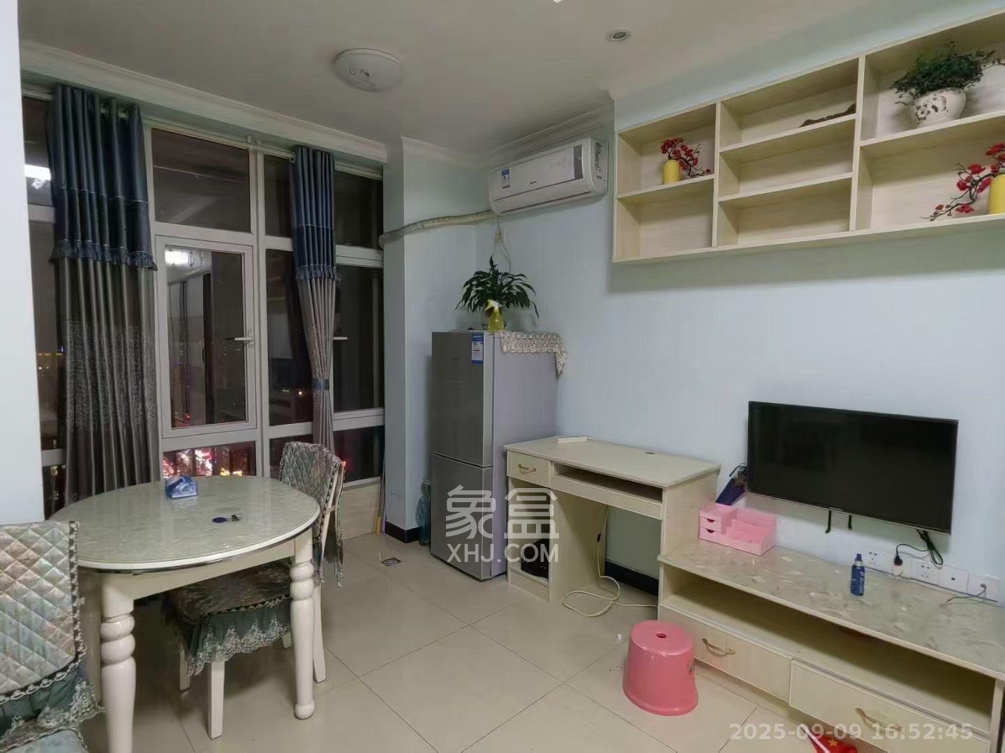 金鼎公园尚  1室1厅0卫    1200.0元/月室内图