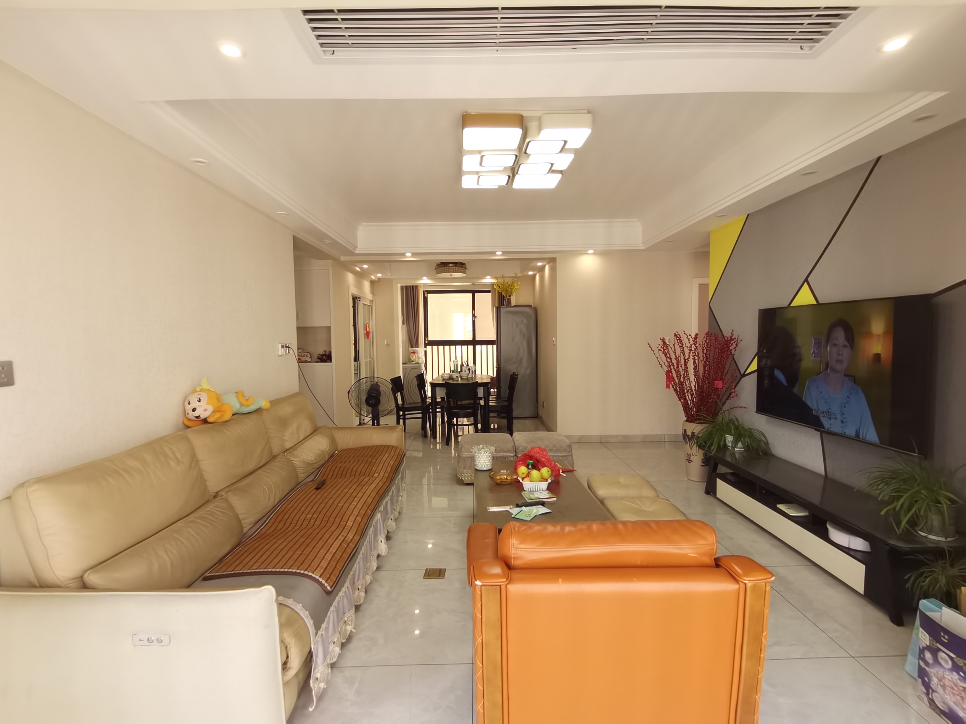 滨江花园  3室2厅2卫    85.0万 滨江花园  3室2厅2卫    85.0万室内图