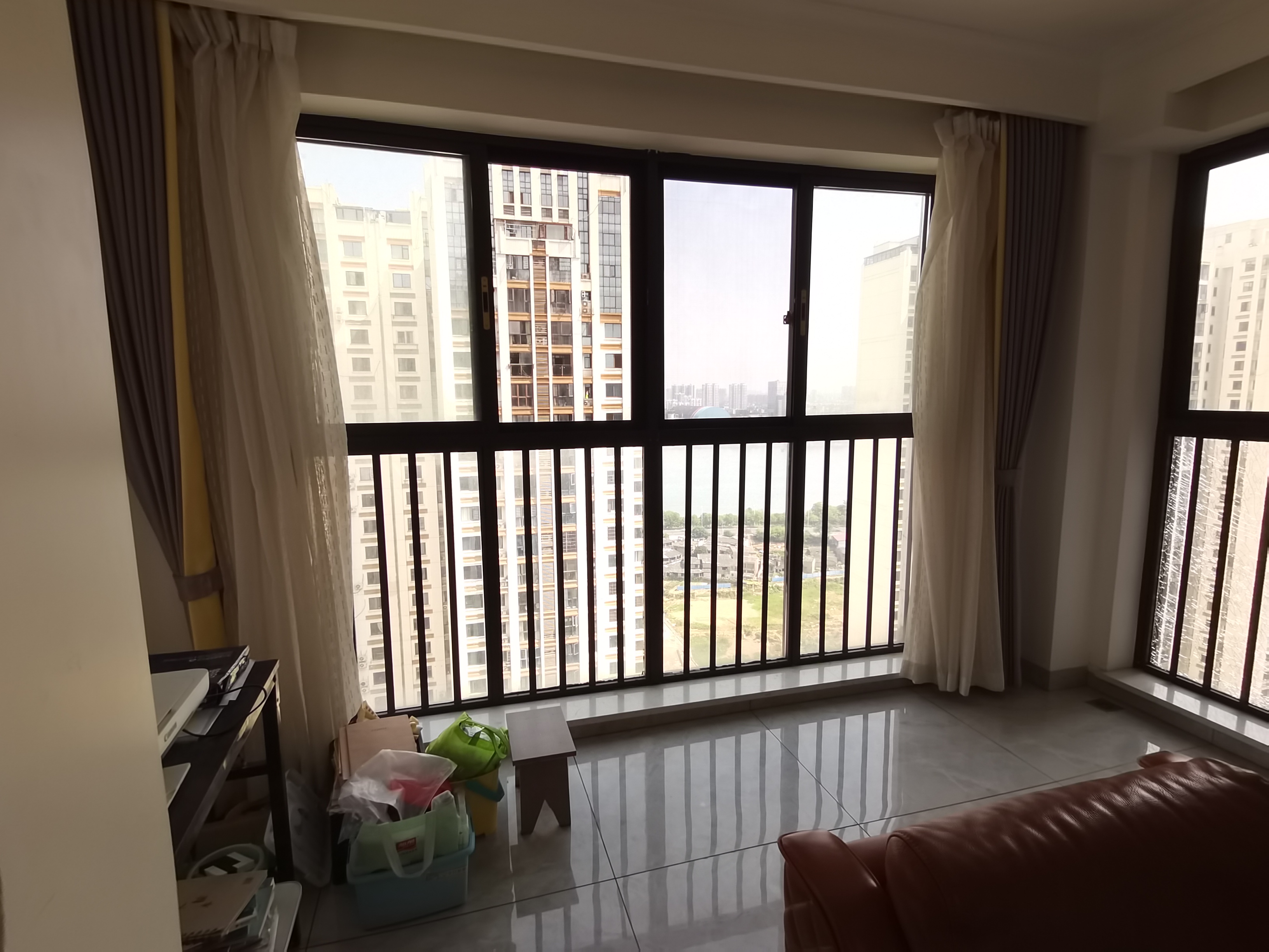 滨江花园  3室2厅2卫    85.0万 滨江花园  3室2厅2卫    85.0万室内图