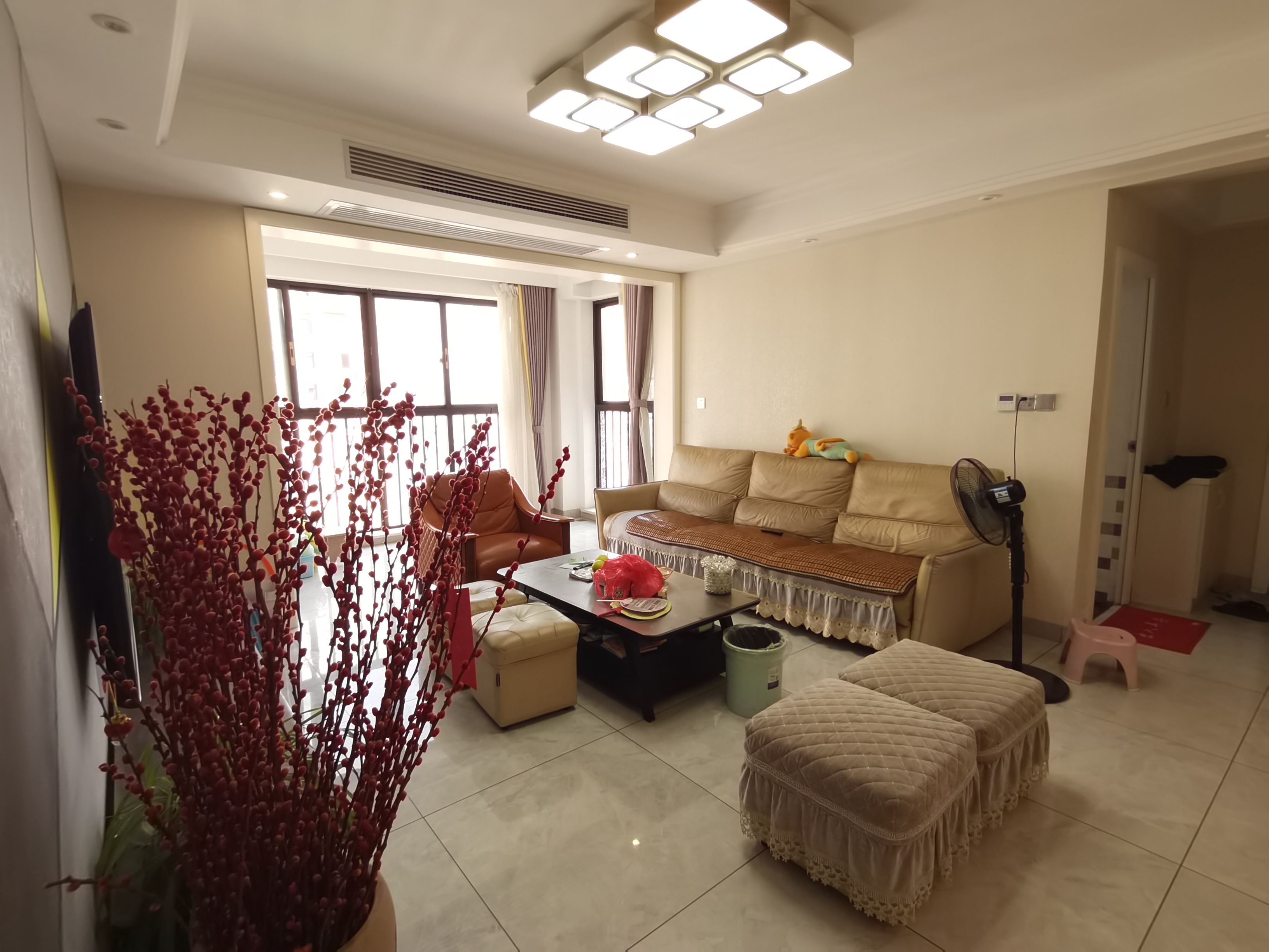 滨江花园  3室2厅2卫    85.0万 滨江花园  3室2厅2卫    85.0万室内图