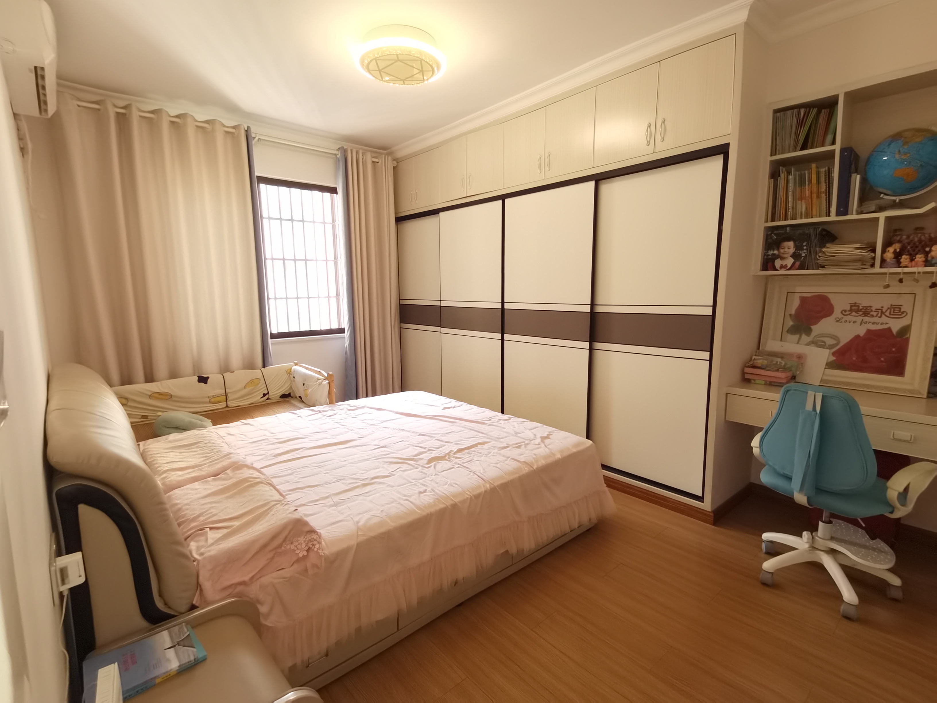 滨江花园  3室2厅2卫    85.0万 滨江花园  3室2厅2卫    85.0万室内图