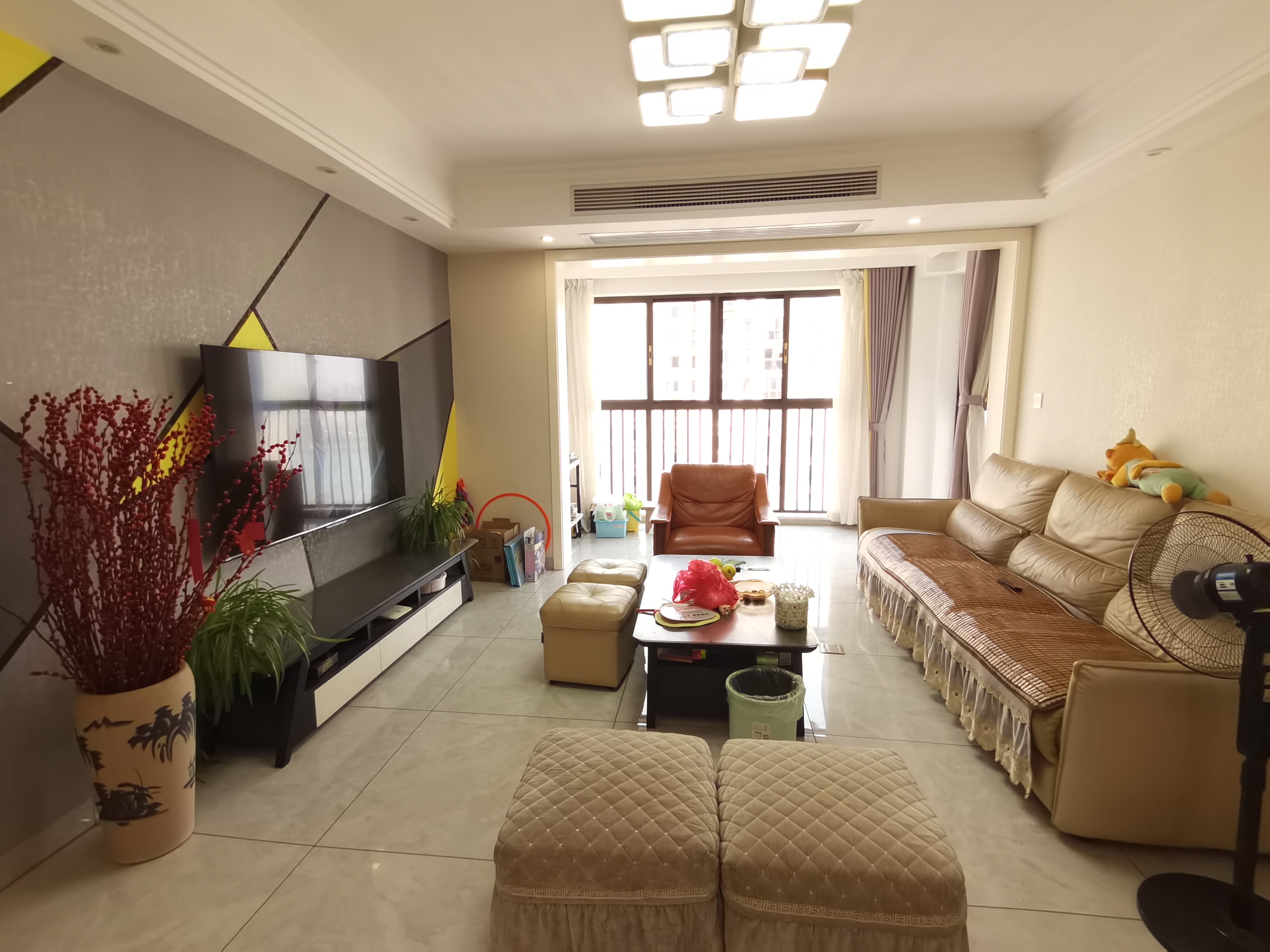 滨江花园  3室2厅2卫    85.0万 滨江花园  3室2厅2卫    85.0万室内图