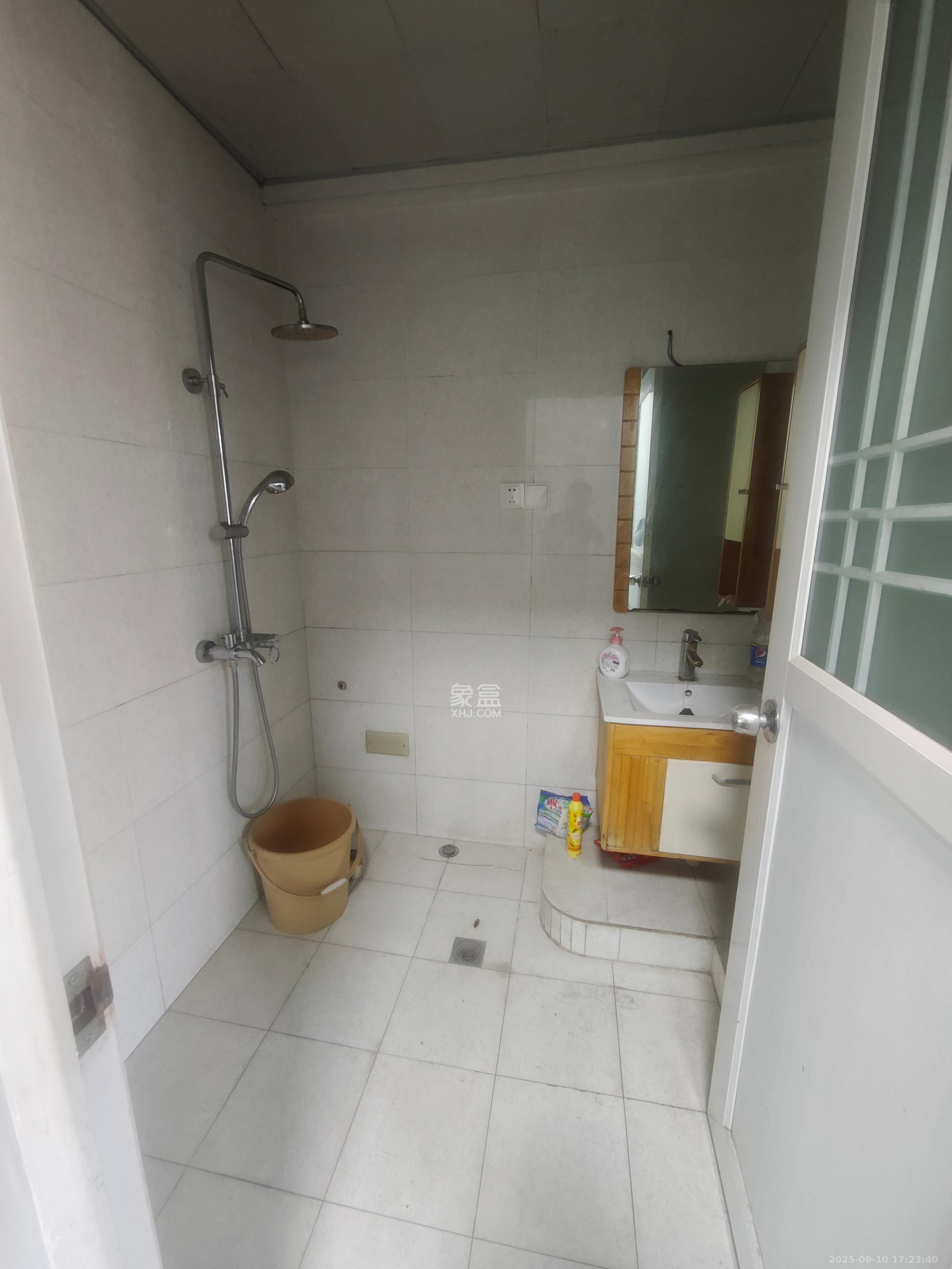 越界（天佑国际大厦）  2室1厅1卫    3000.0元/月室内图