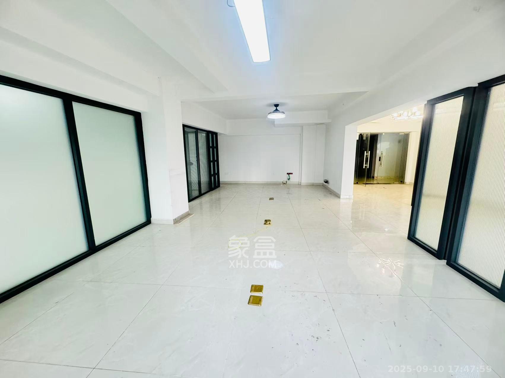 兰卡威国际 1室0厅1卫 3600.0元/月 兰卡威国际 1室0厅1卫 3600.0元/月室内图