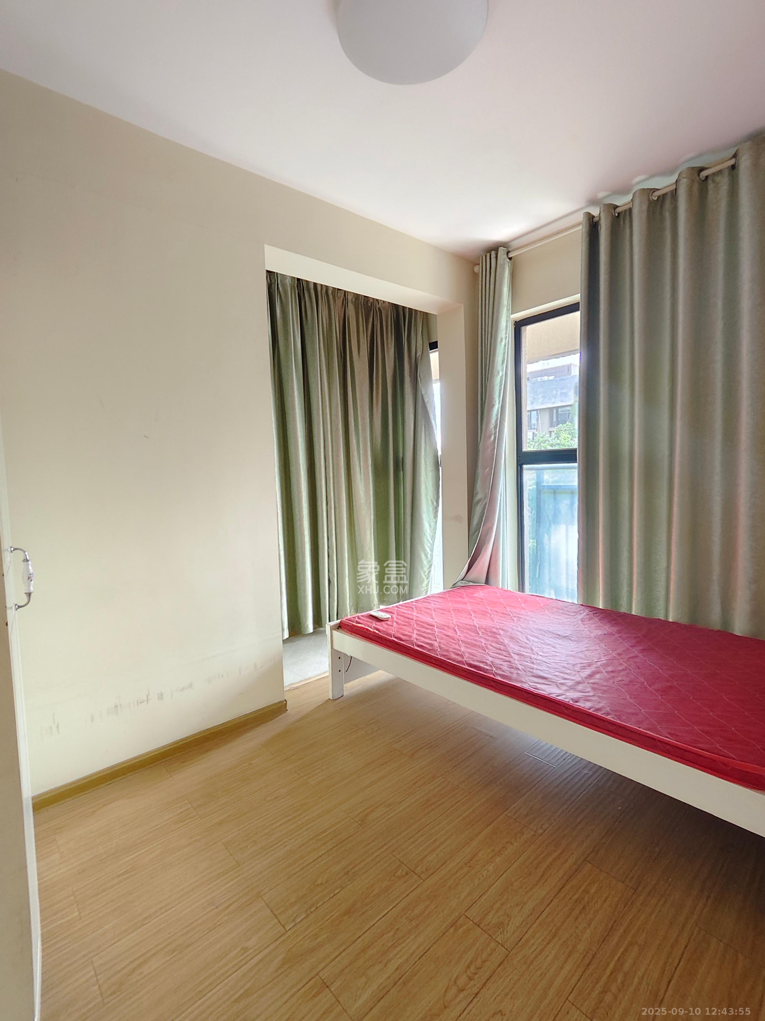 南枫时光  3室2厅1卫    2500.0元/月室内图