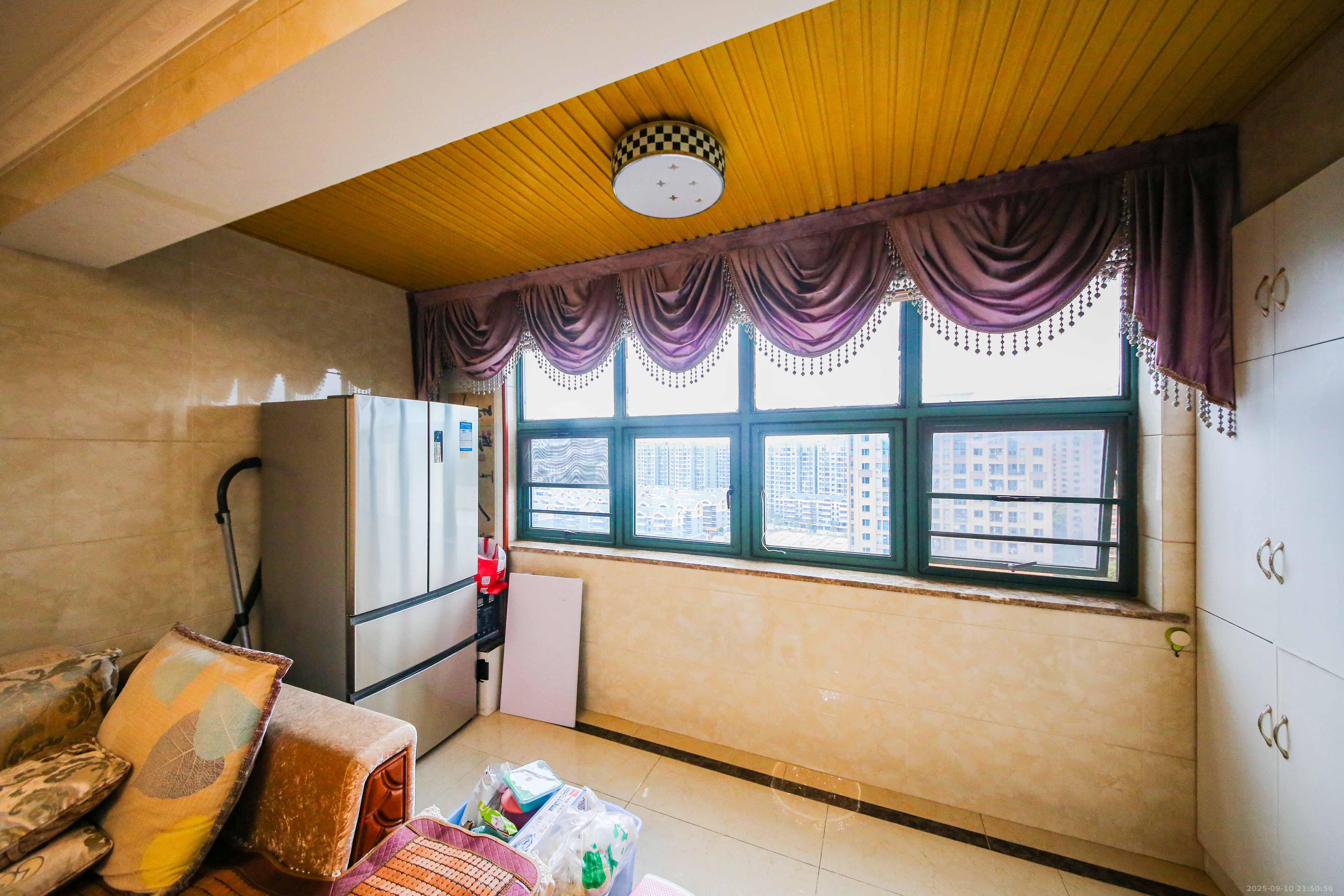 才子嘉都  4室2厅2卫    96.0万阳台