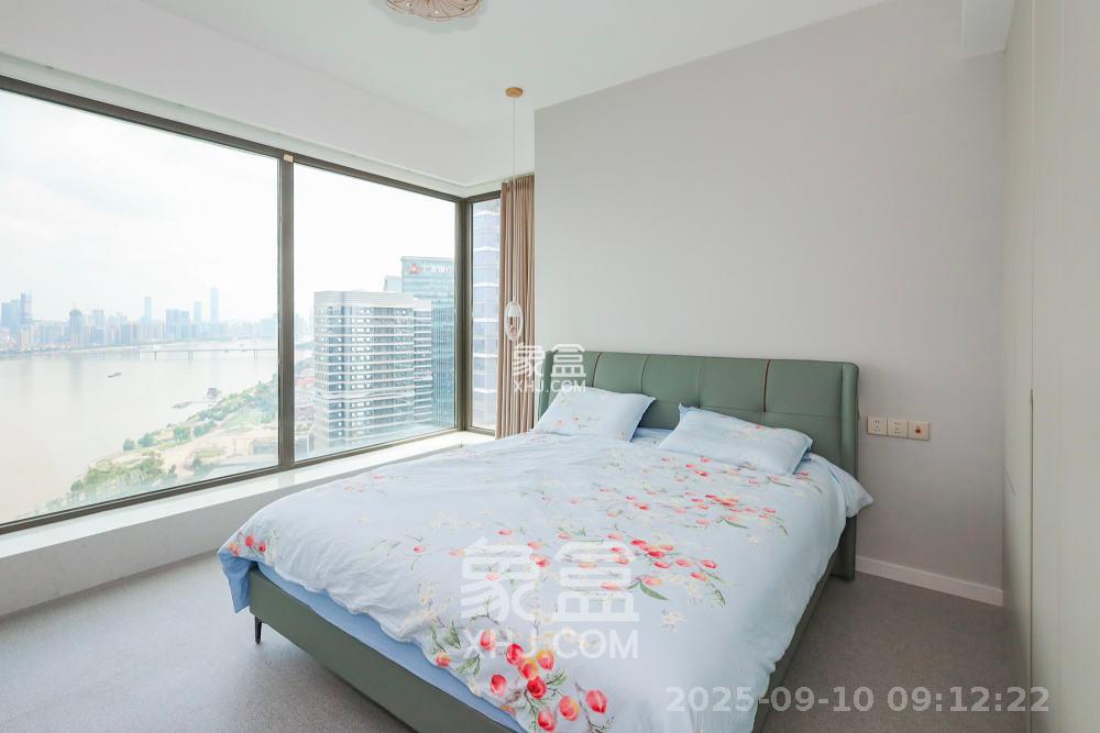 远洋外滩壹号  4室2厅2卫    15000.0元/月室内图