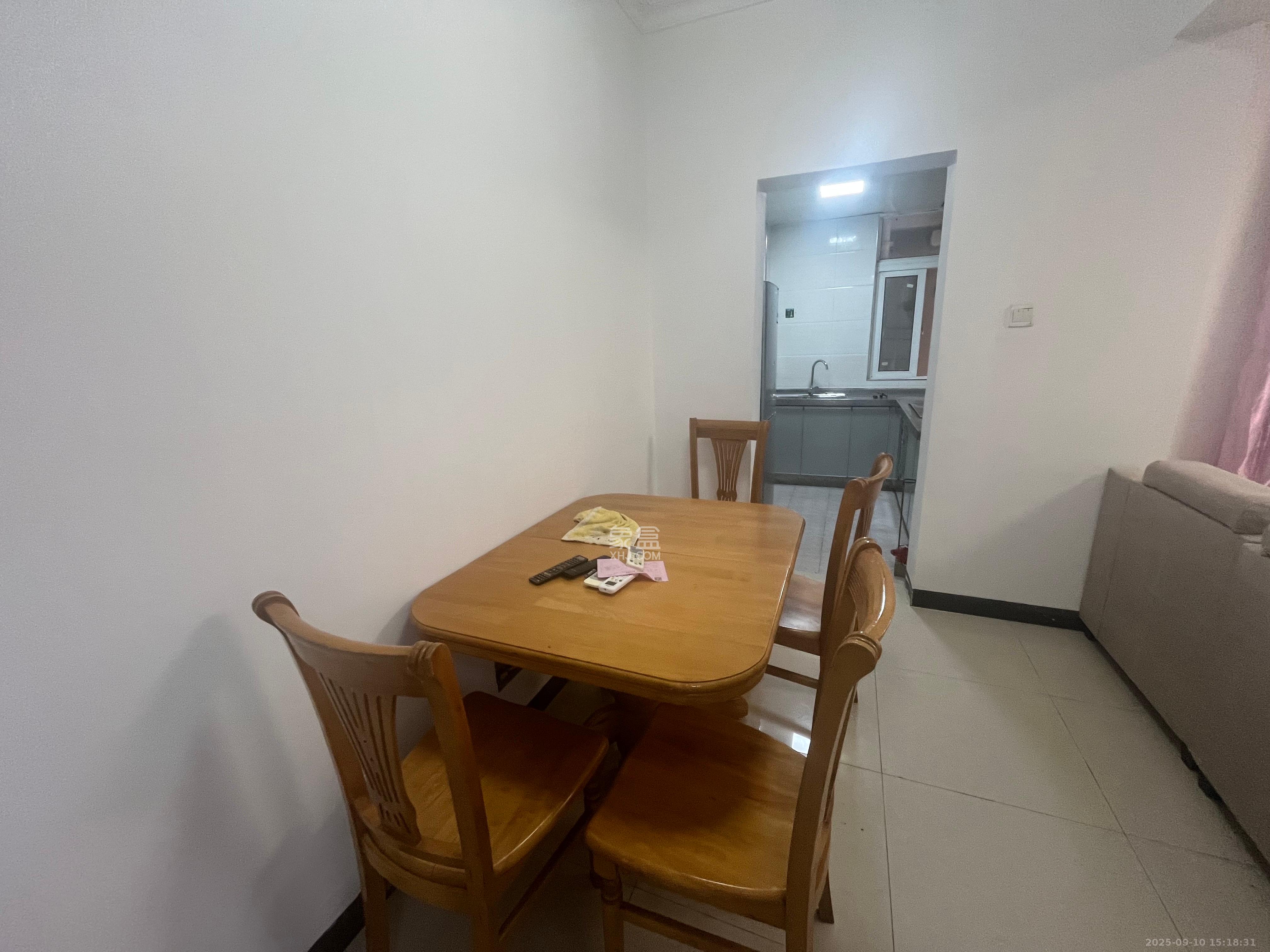 上河国际C区 3室2厅2卫 2800.0元/月 上河国际C区 3室2厅2卫 2800.0元/月室内图